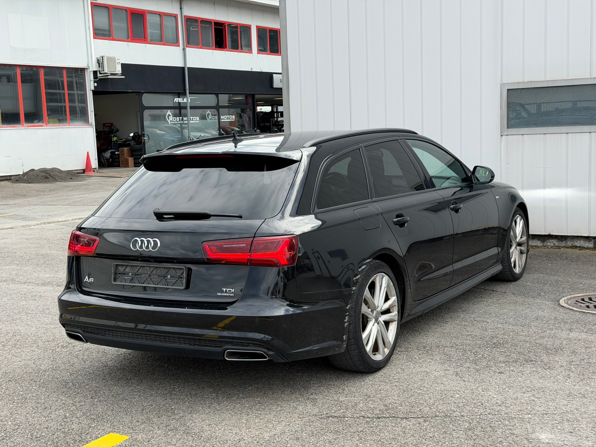 AUDI A6 Avant 2.0 TDI quattro S-tronic S line-image-4