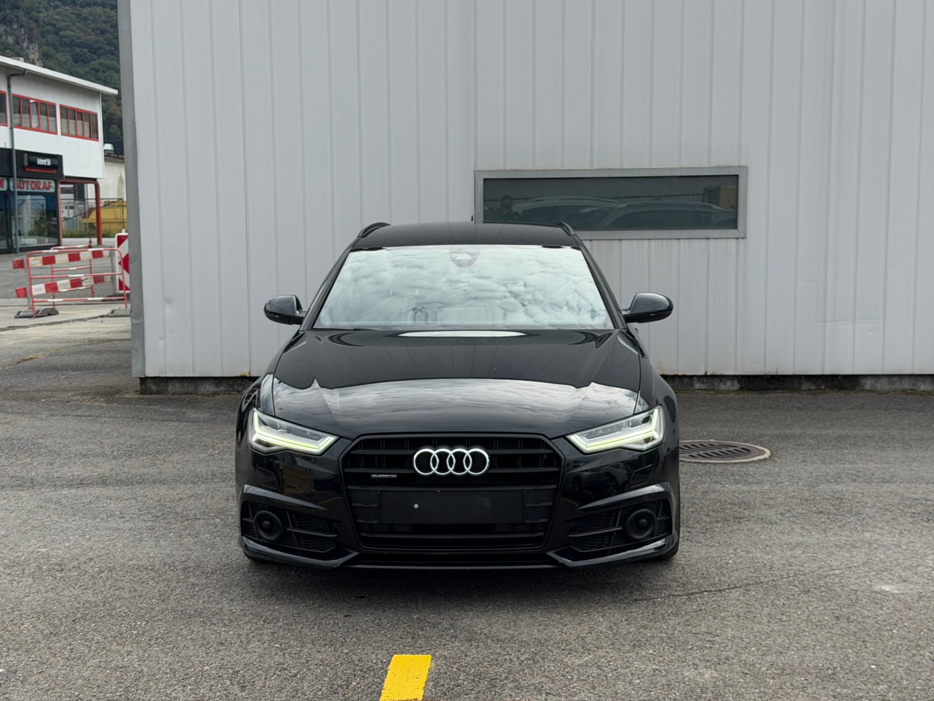 AUDI A6 Avant 2.0 TDI quattro S-tronic S line-image-1