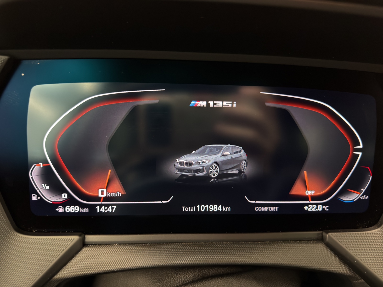 BMW M135i xDrive M AERODYNAMIKPAKET-image-11