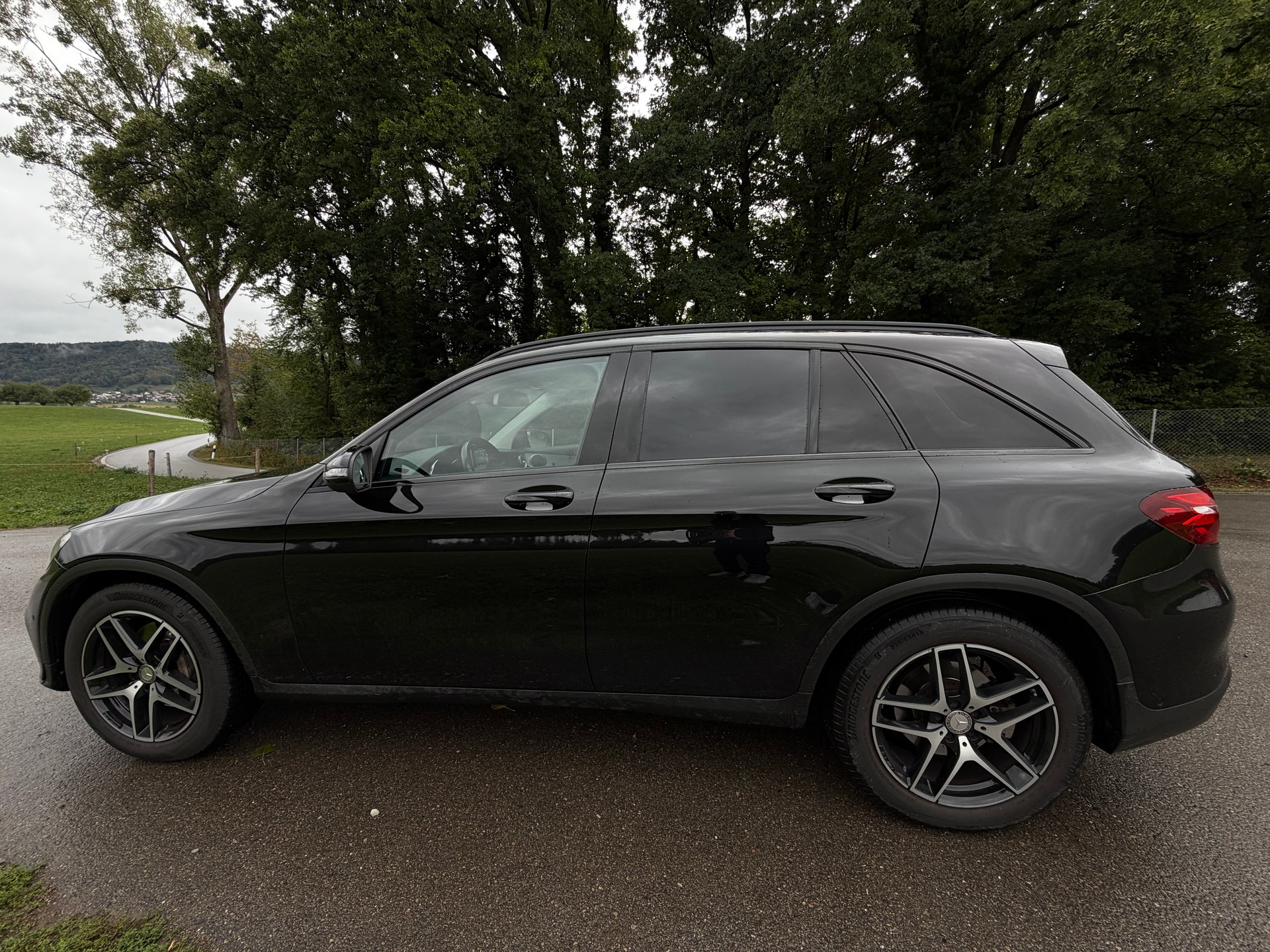 MERCEDES-BENZ GLC 250 d AMG Line 4m-image-1