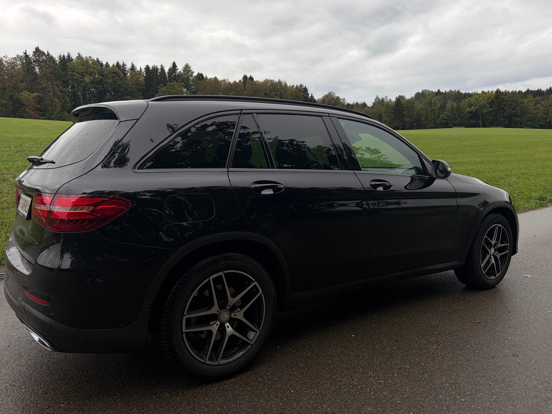 MERCEDES-BENZ GLC 250 d AMG Line 4m-image-0