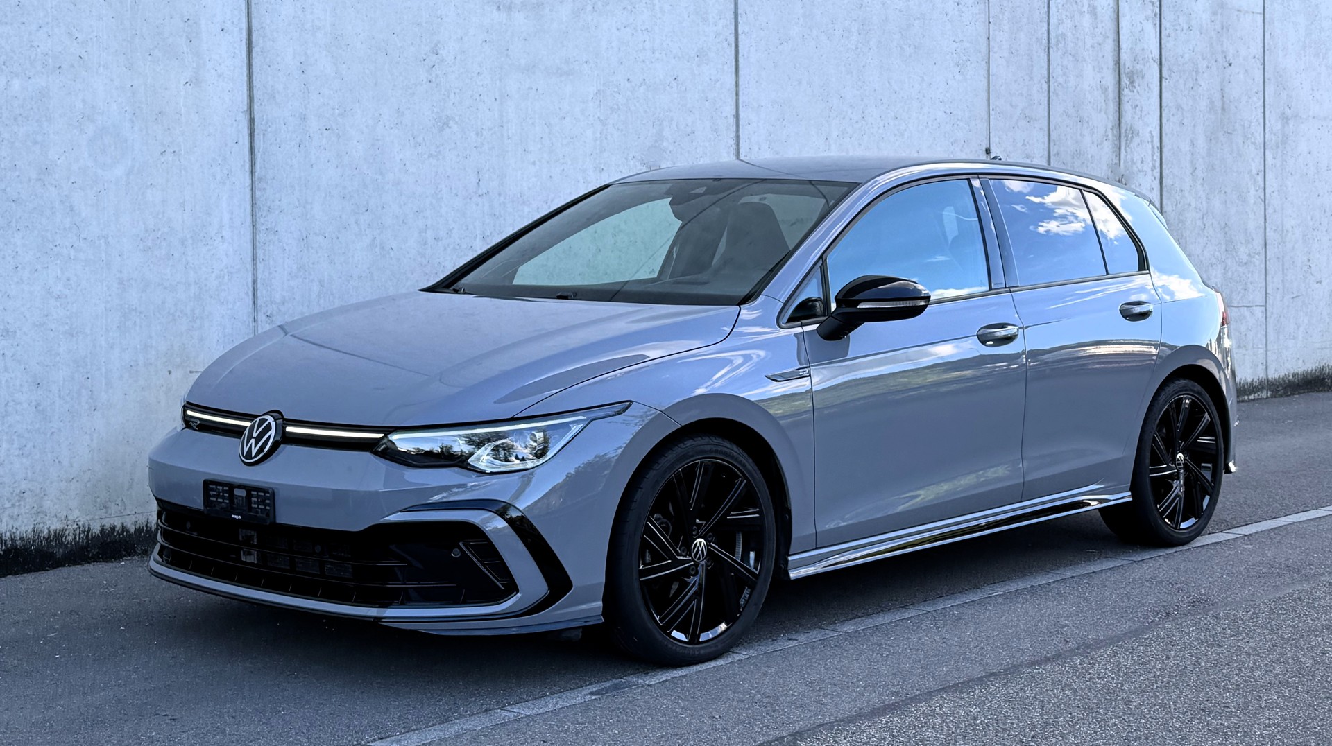 VW Golf 1.5 eTSI mHEV ACT R-Line DSG CH FZ | Regelmässige Servicehistorie | gepflegt-image-1