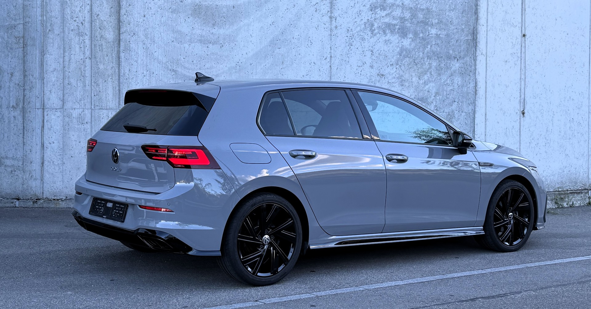 VW Golf 1.5 eTSI mHEV ACT R-Line DSG CH FZ | Regelmässige Servicehistorie | gepflegt-image-12