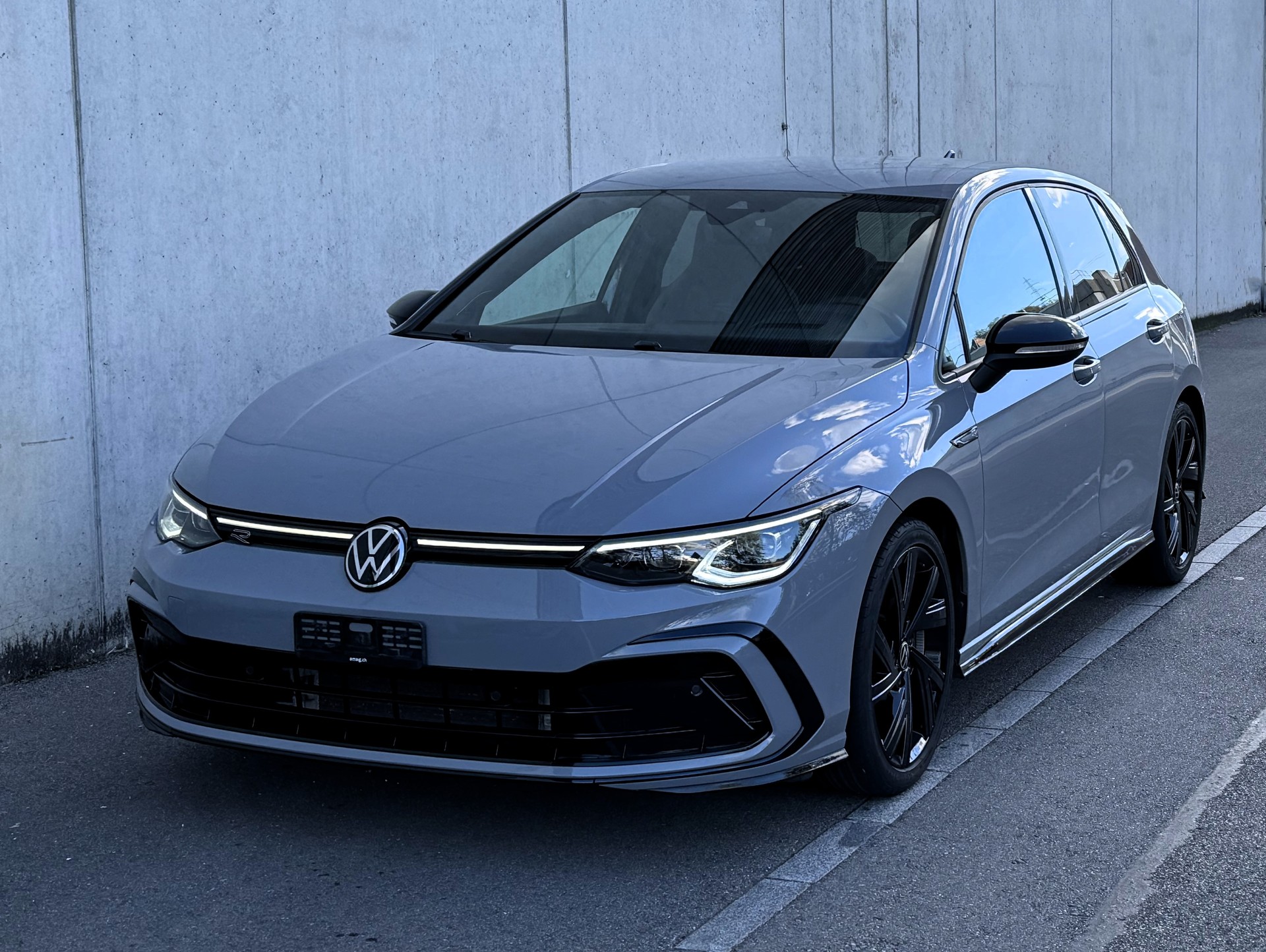 VW Golf 1.5 eTSI mHEV ACT R-Line DSG CH FZ | Regelmässige Servicehistorie | gepflegt-image-0