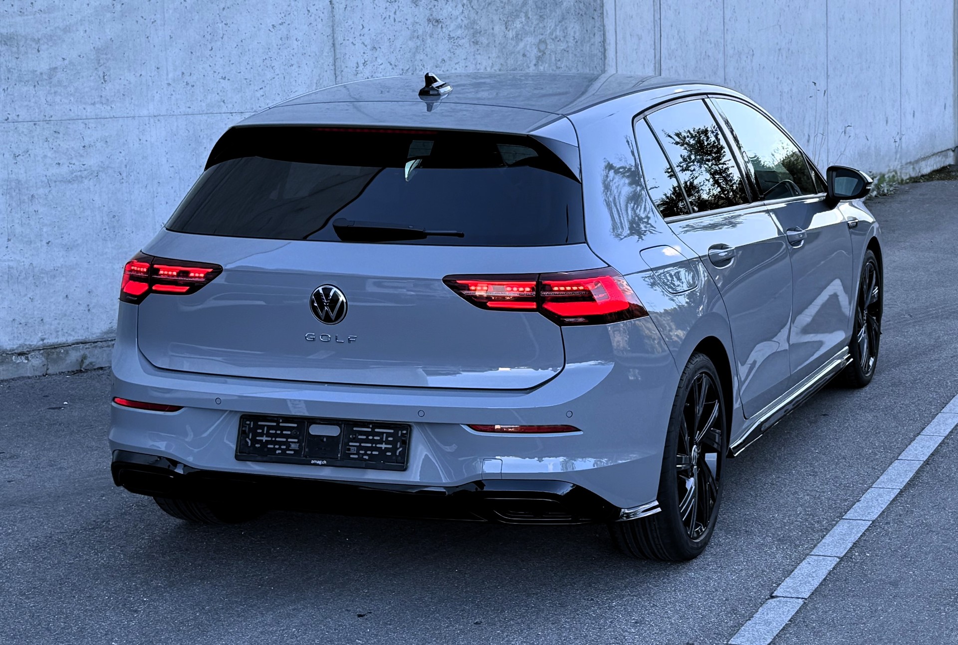 VW Golf 1.5 eTSI mHEV ACT R-Line DSG CH FZ | Regelmässige Servicehistorie | gepflegt-image-11