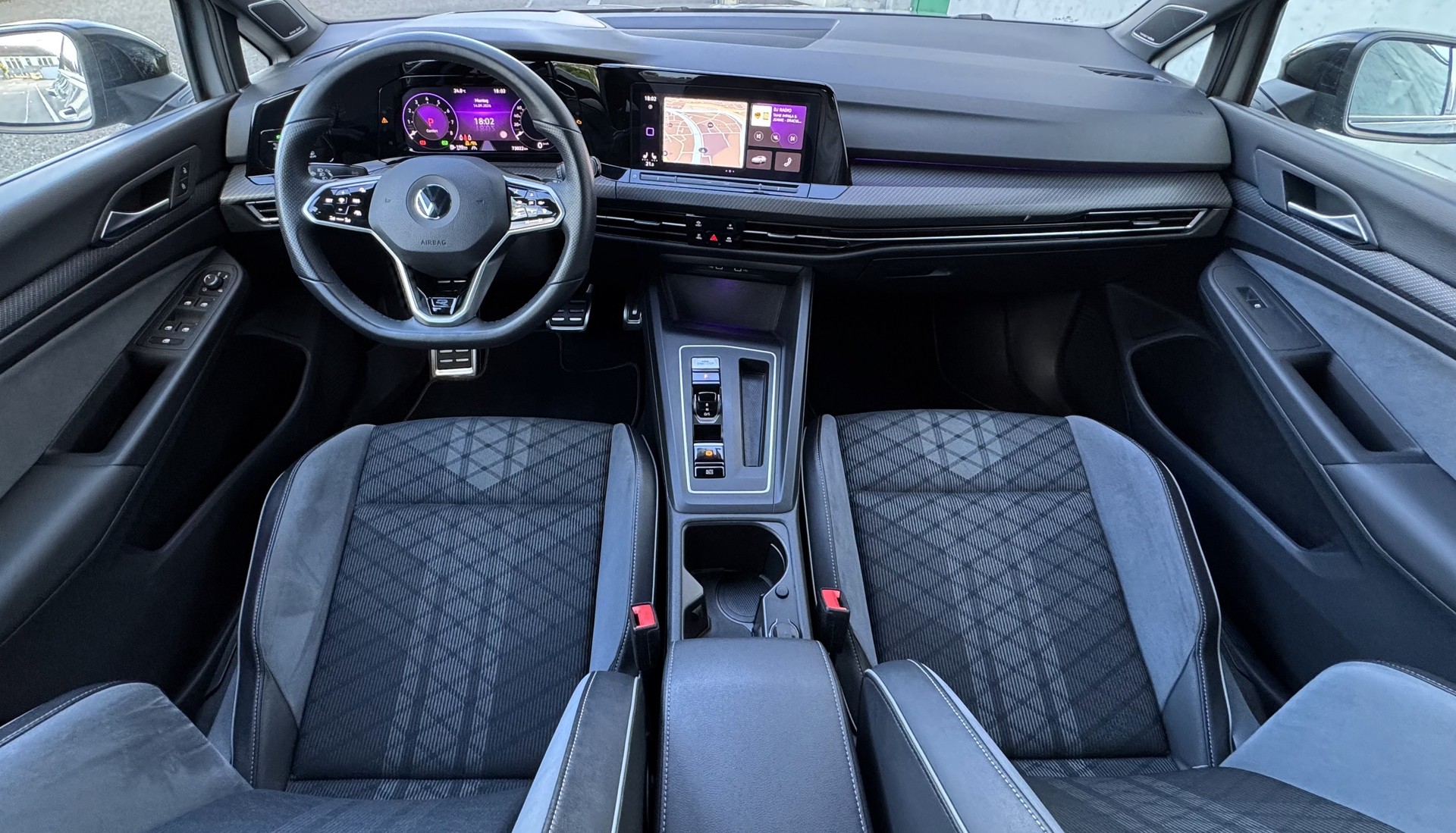 VW Golf 1.5 eTSI mHEV ACT R-Line DSG CH FZ | Regelmässige Servicehistorie | gepflegt-image-6