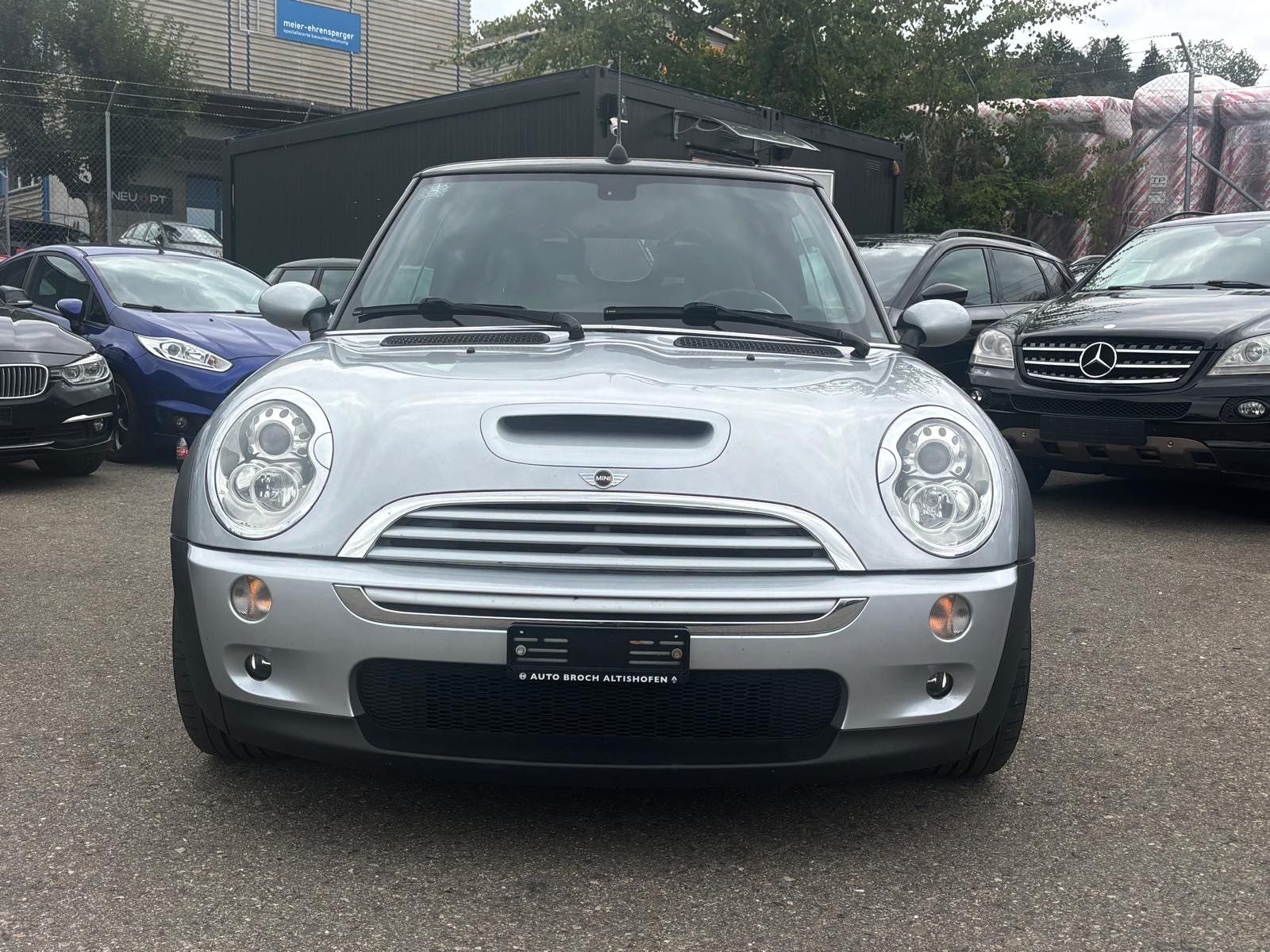 MINI Cooper S Cabriolet-image-2