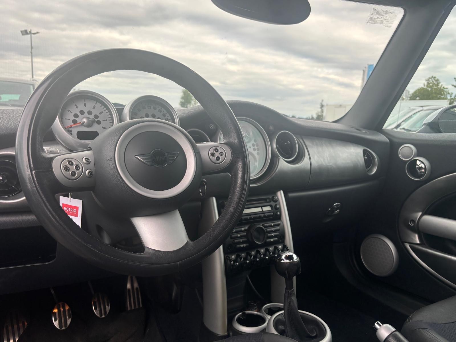 MINI Cooper S Cabriolet-image-5