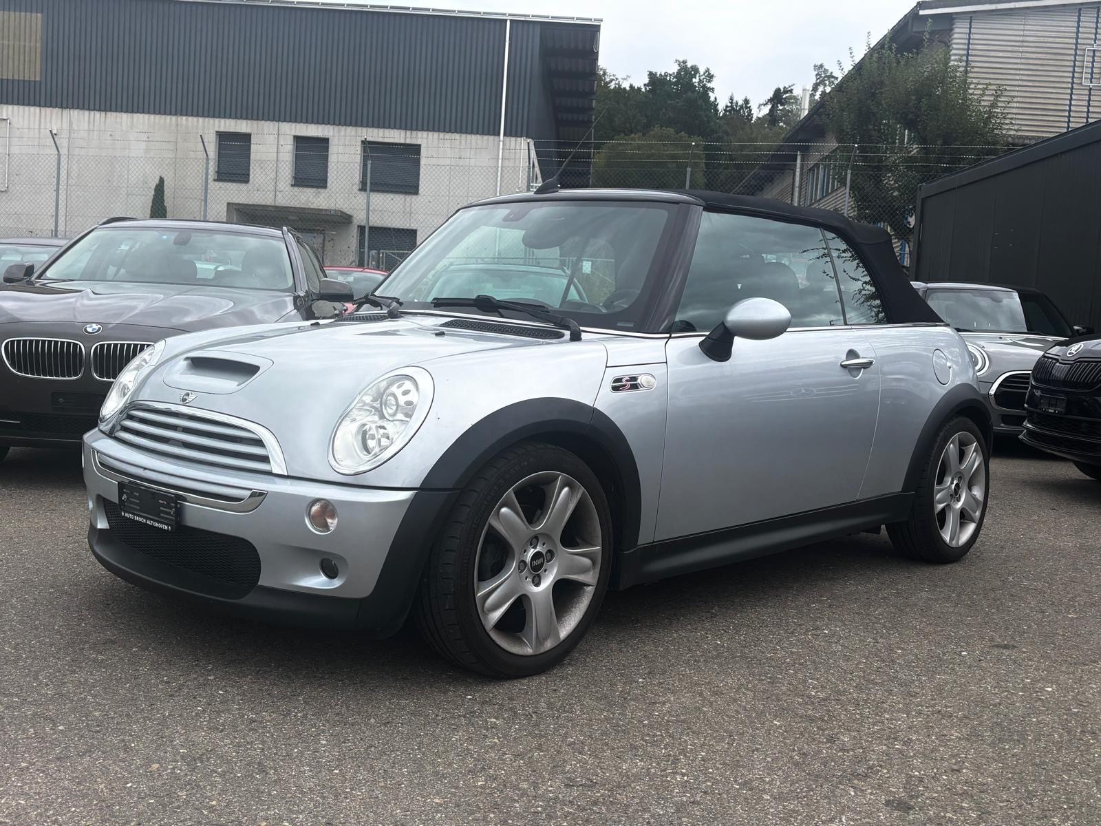 MINI Cooper S Cabriolet-image-1