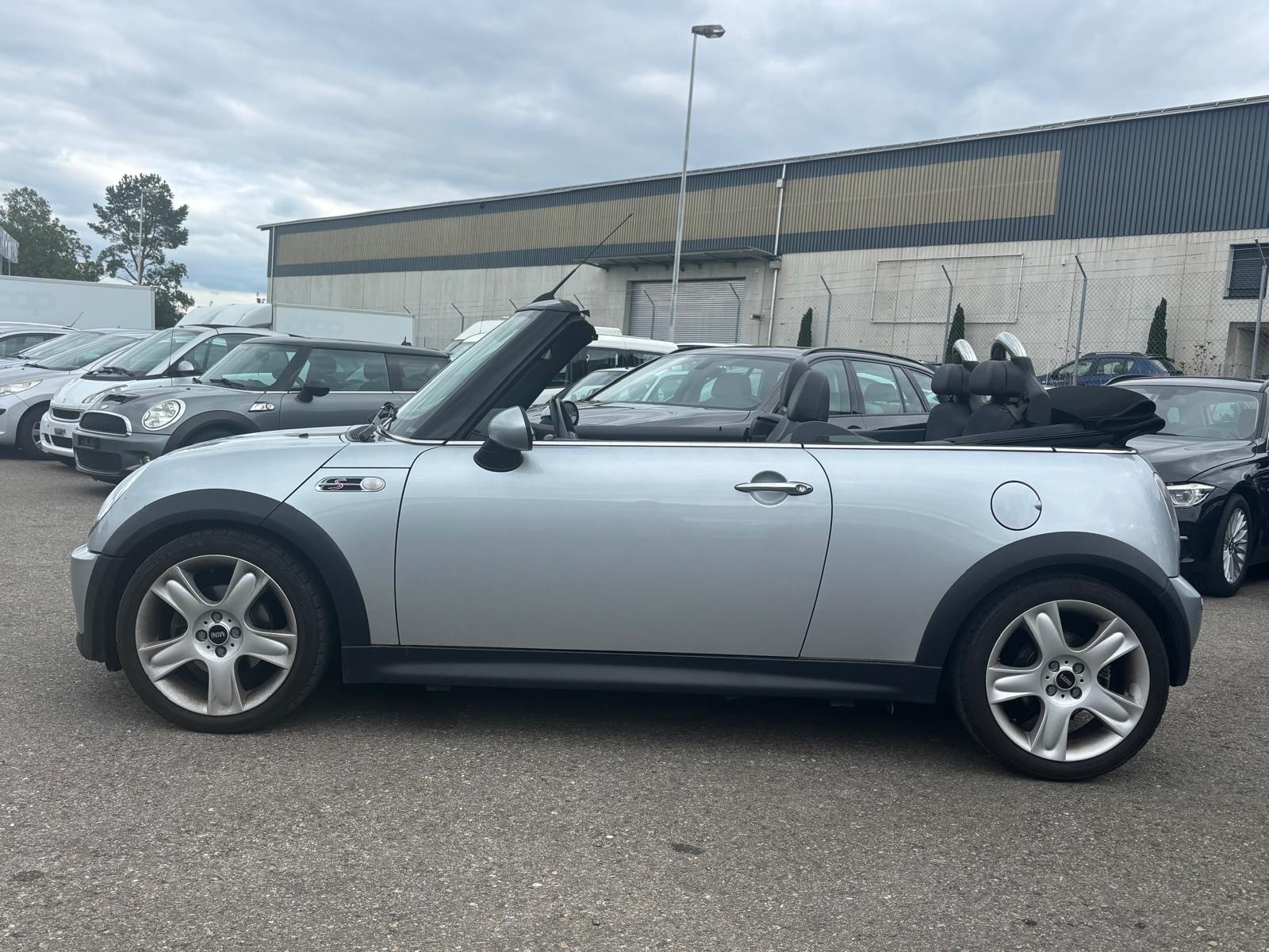 MINI Cooper S Cabriolet-image-0