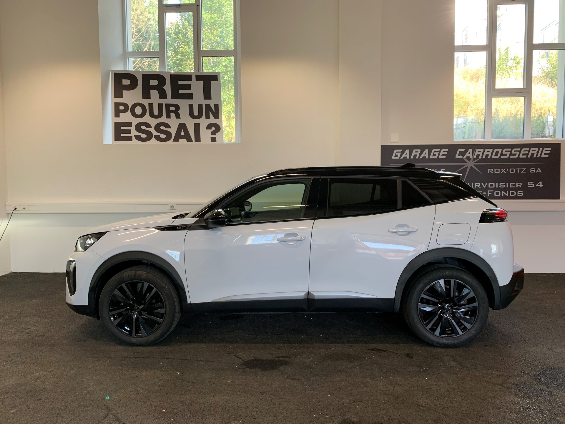 PEUGEOT 2008 1.2 PureTech GT-image-4