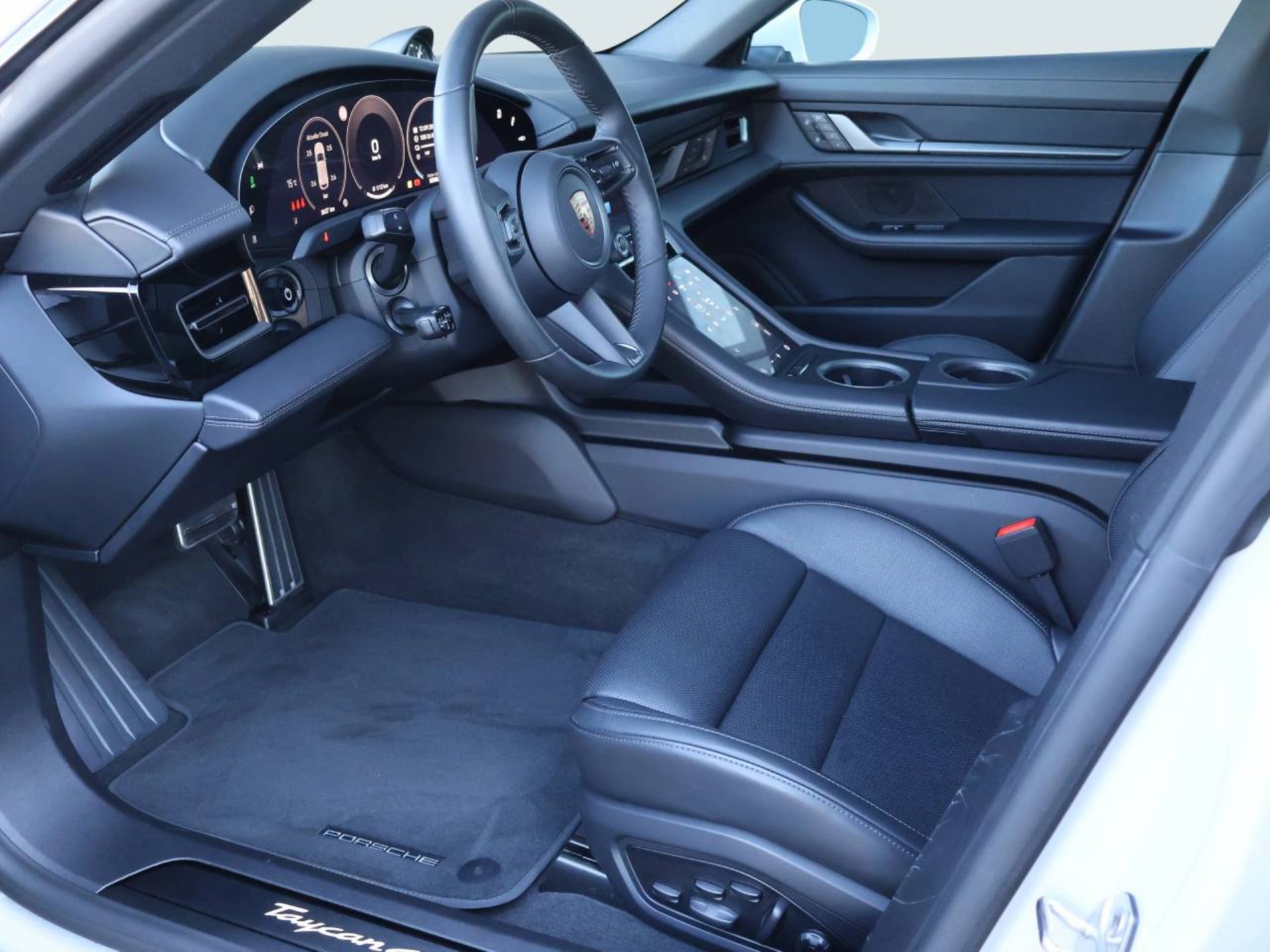 PORSCHE Taycan 4S Sport Turismo-showroom-element-3
