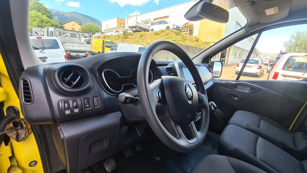 RENAULT Trafic 2.0 ENERGY dCi145 3.0t Business L1H1 ** 146 PS ** Navi ** RF-Kamera ** AHK ** 3-Plätzer ** Sortimo ** LTZ MFK 09.12.2024-image-16