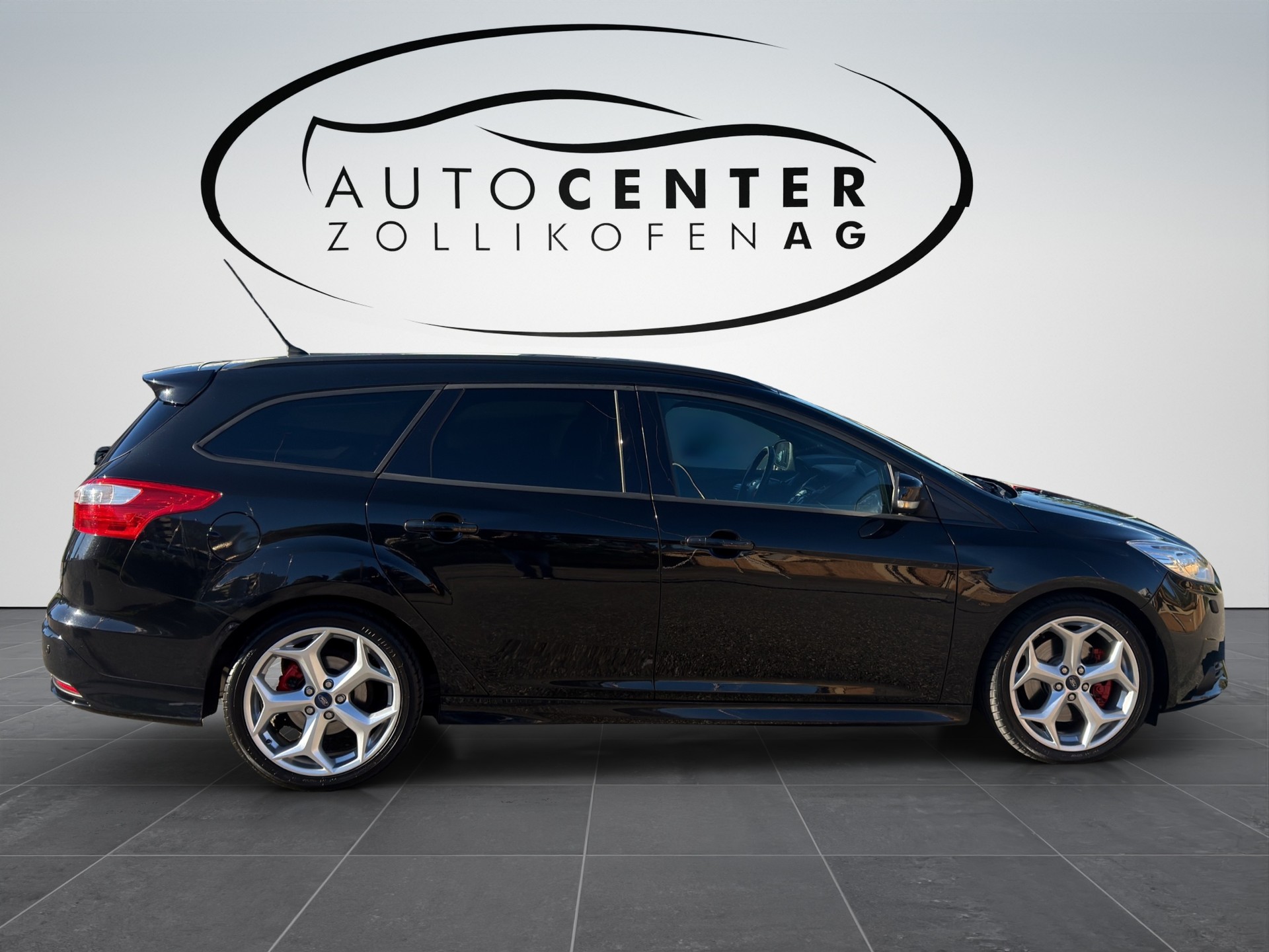 FORD Focus 2.0 SCTi ST-3-image-3