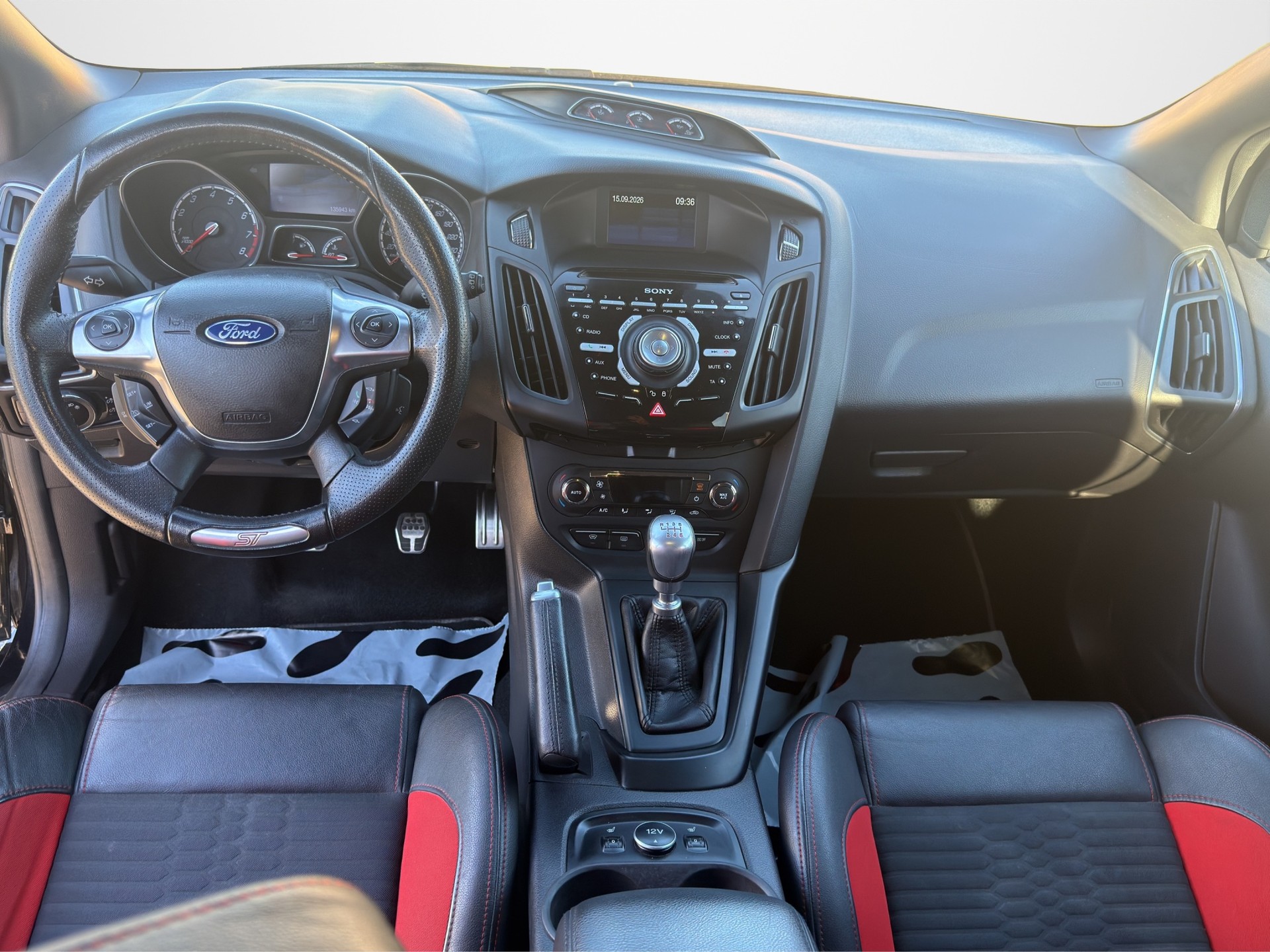 FORD Focus 2.0 SCTi ST-3-image-8