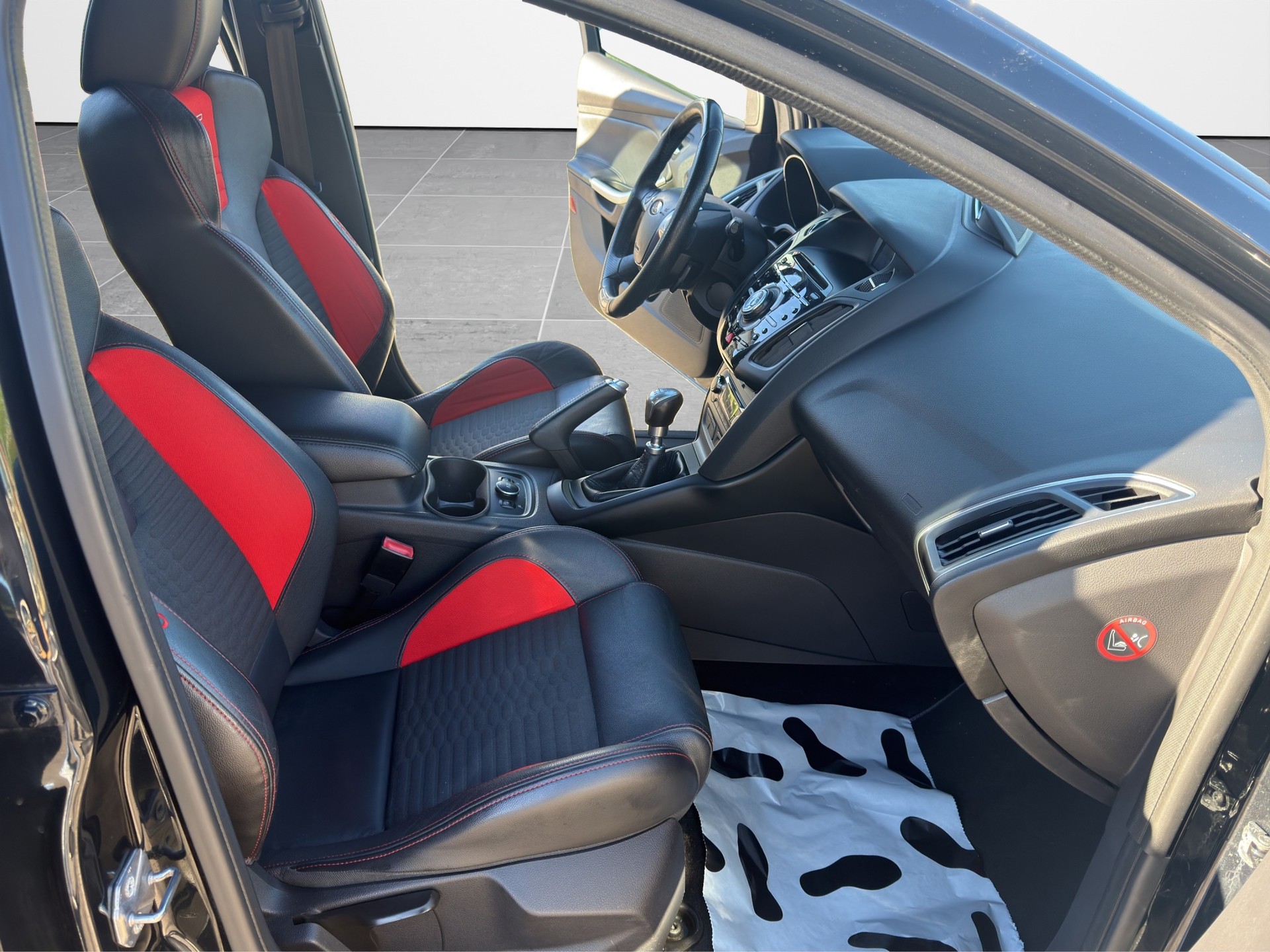 FORD Focus 2.0 SCTi ST-3-image-11