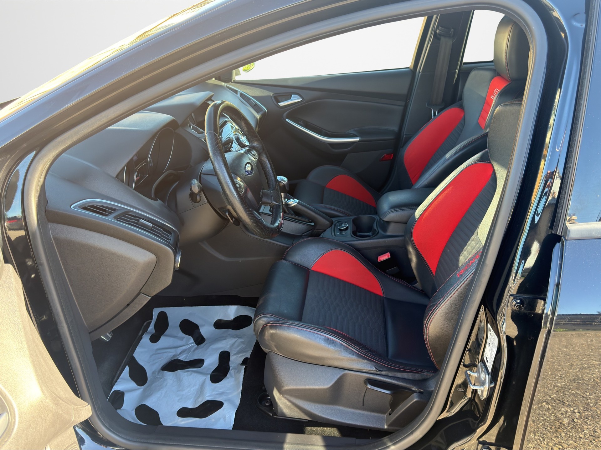 FORD Focus 2.0 SCTi ST-3-image-12