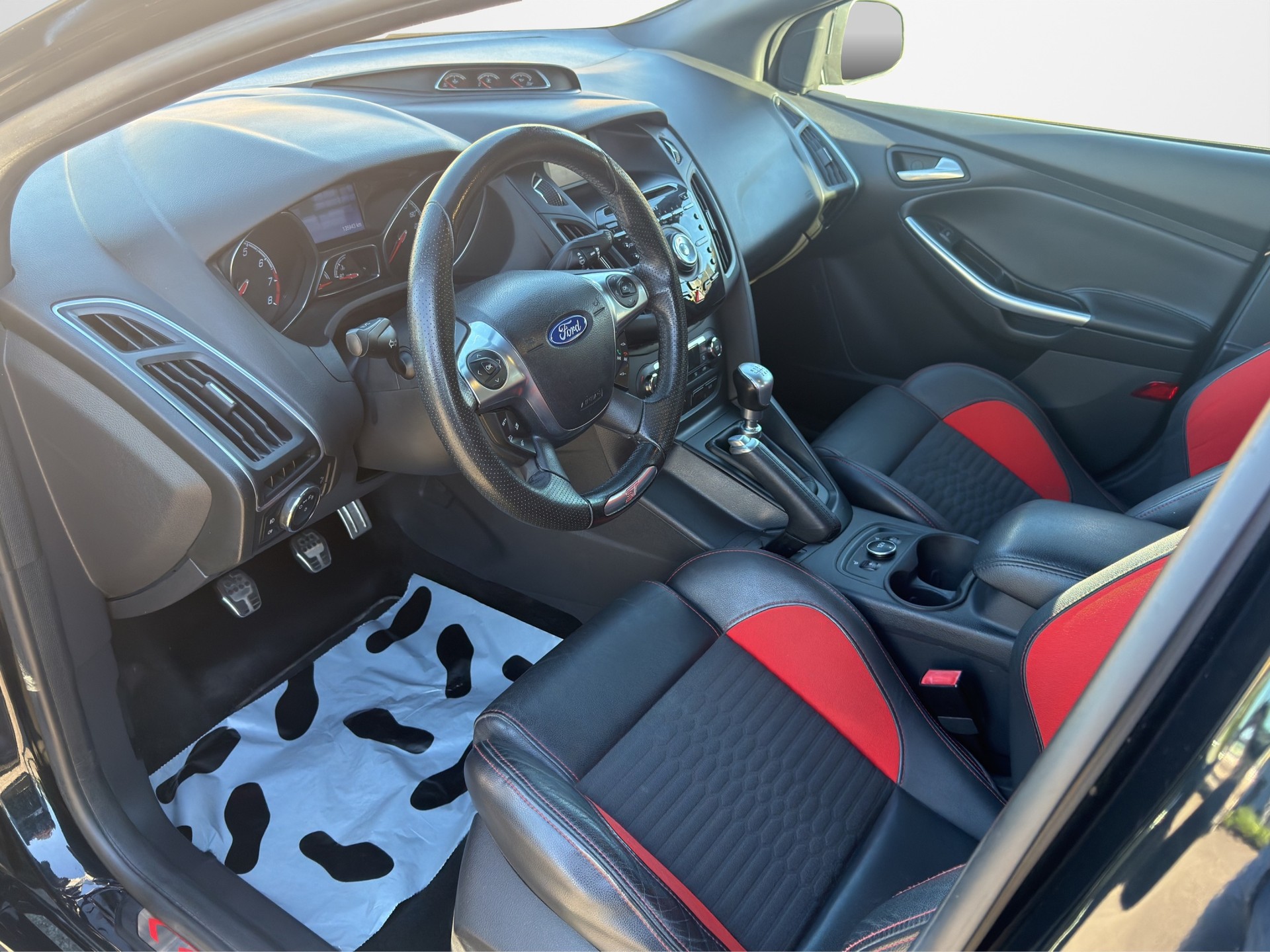 FORD Focus 2.0 SCTi ST-3-image-9