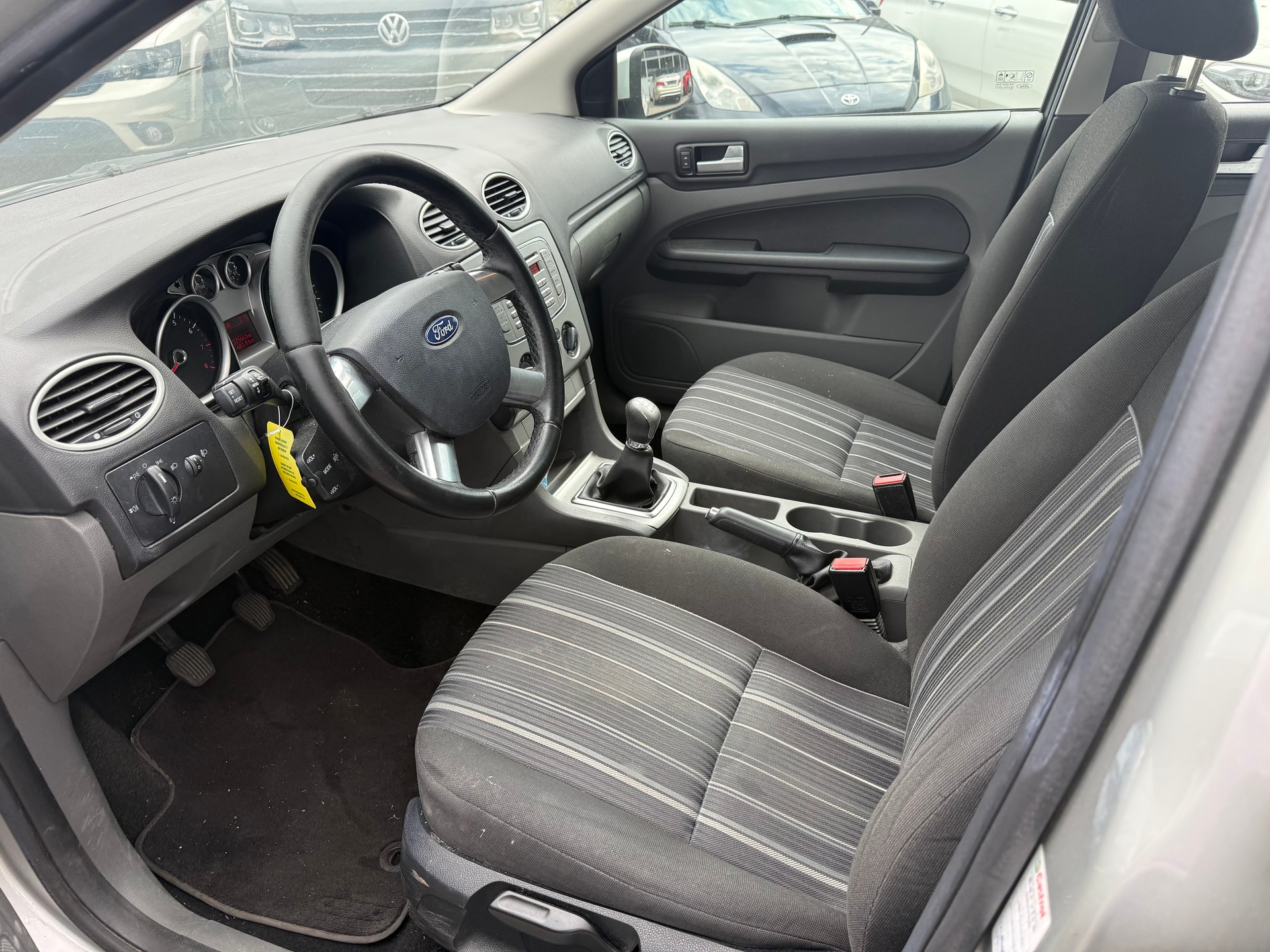 FORD Focus 1.6i VCT Carving-image-8