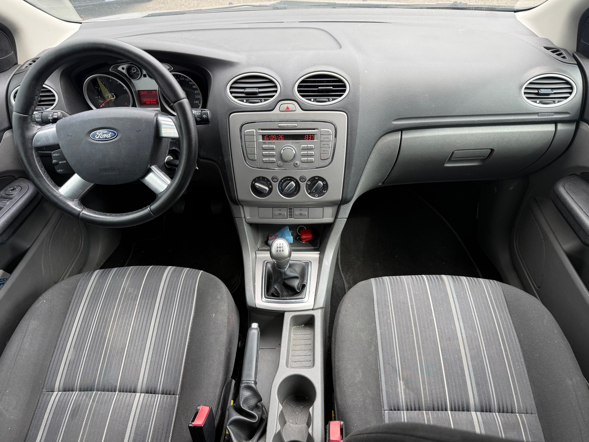 FORD Focus 1.6i VCT Carving-image-10