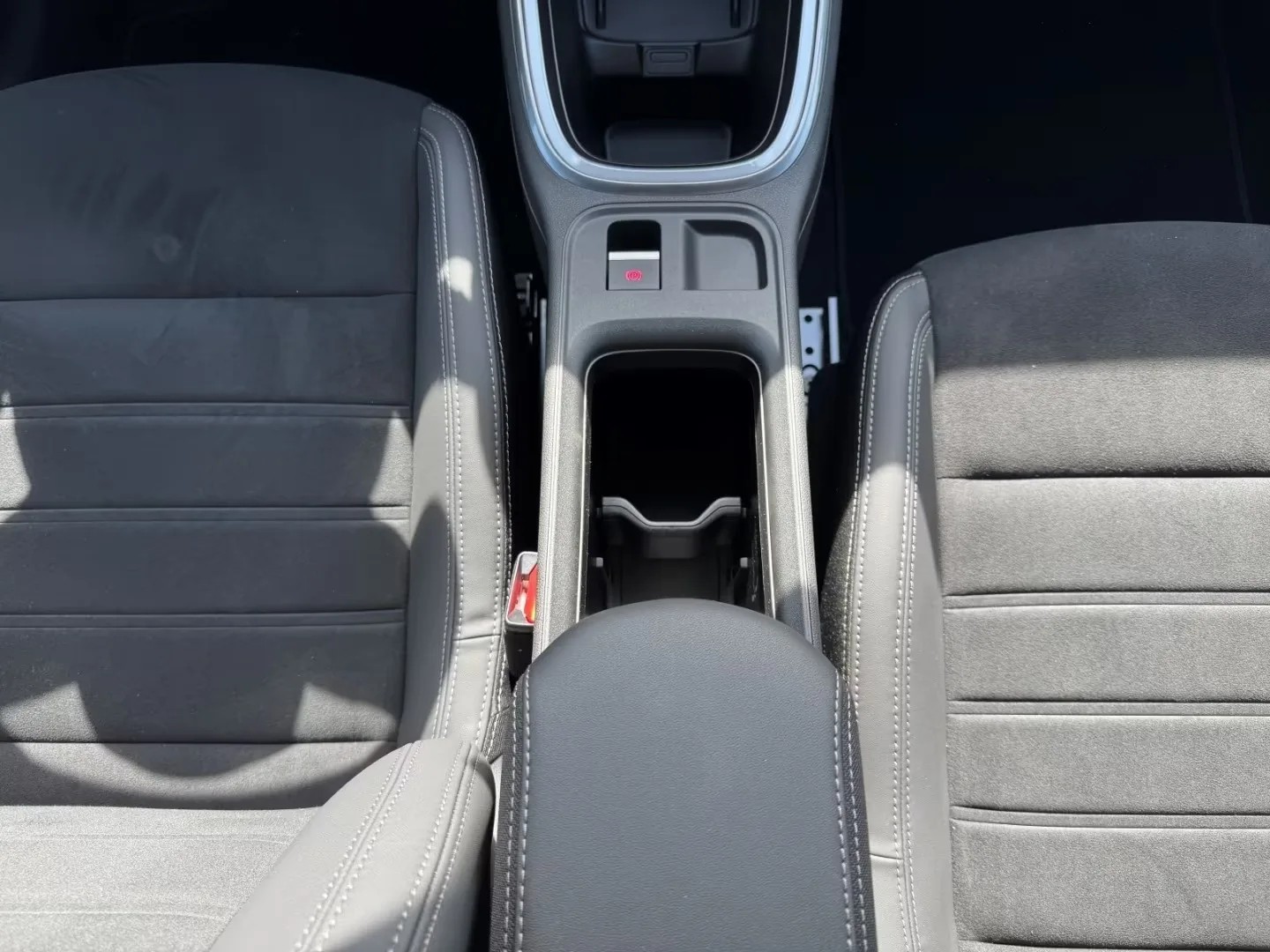 FIAT 600 1.2 Hybrid 145 Sport-image-21