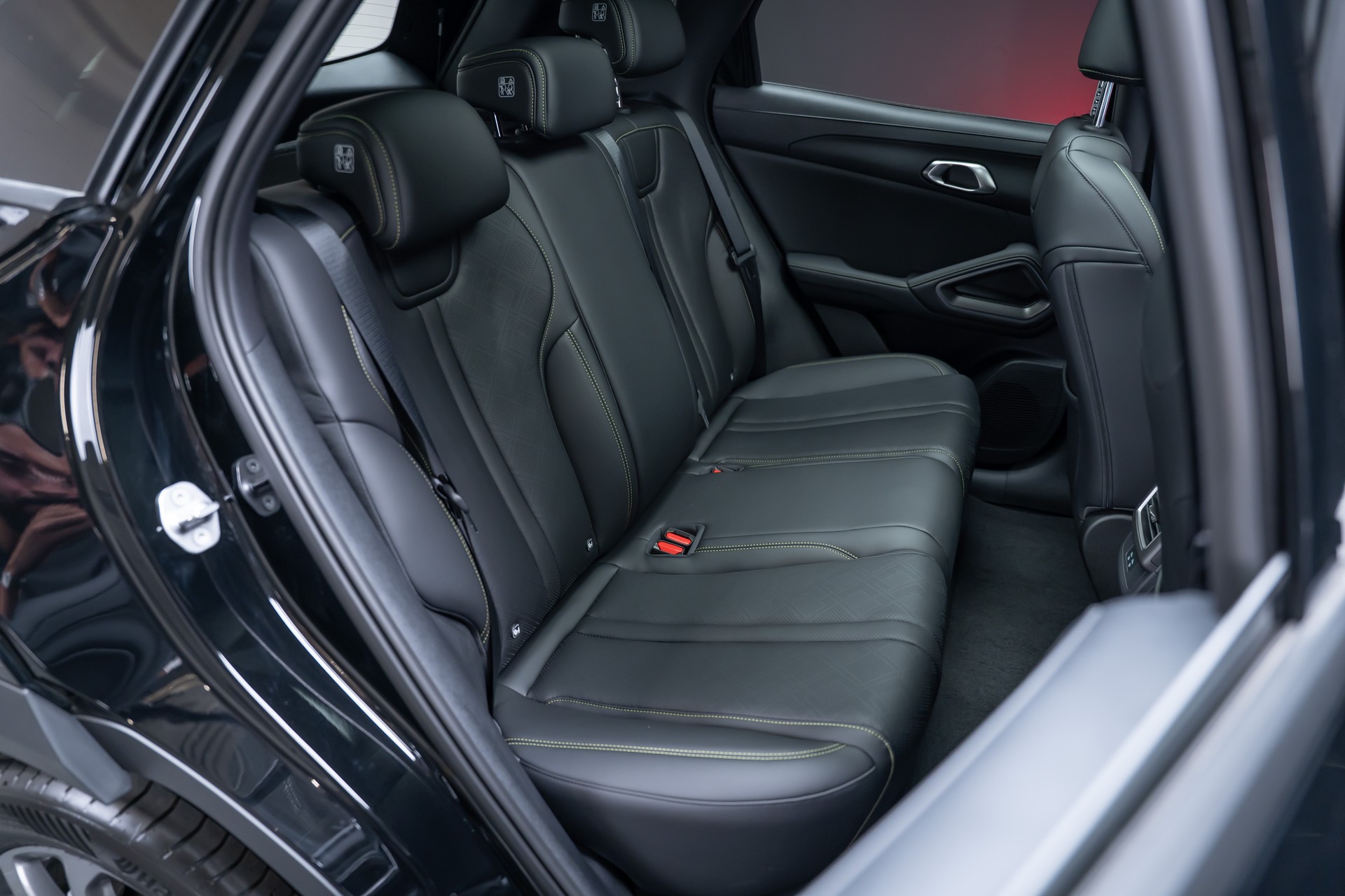 BYD Atto2 64 kWh Comfort / Panoramadach / Leder / 360° Kamera-image-37
