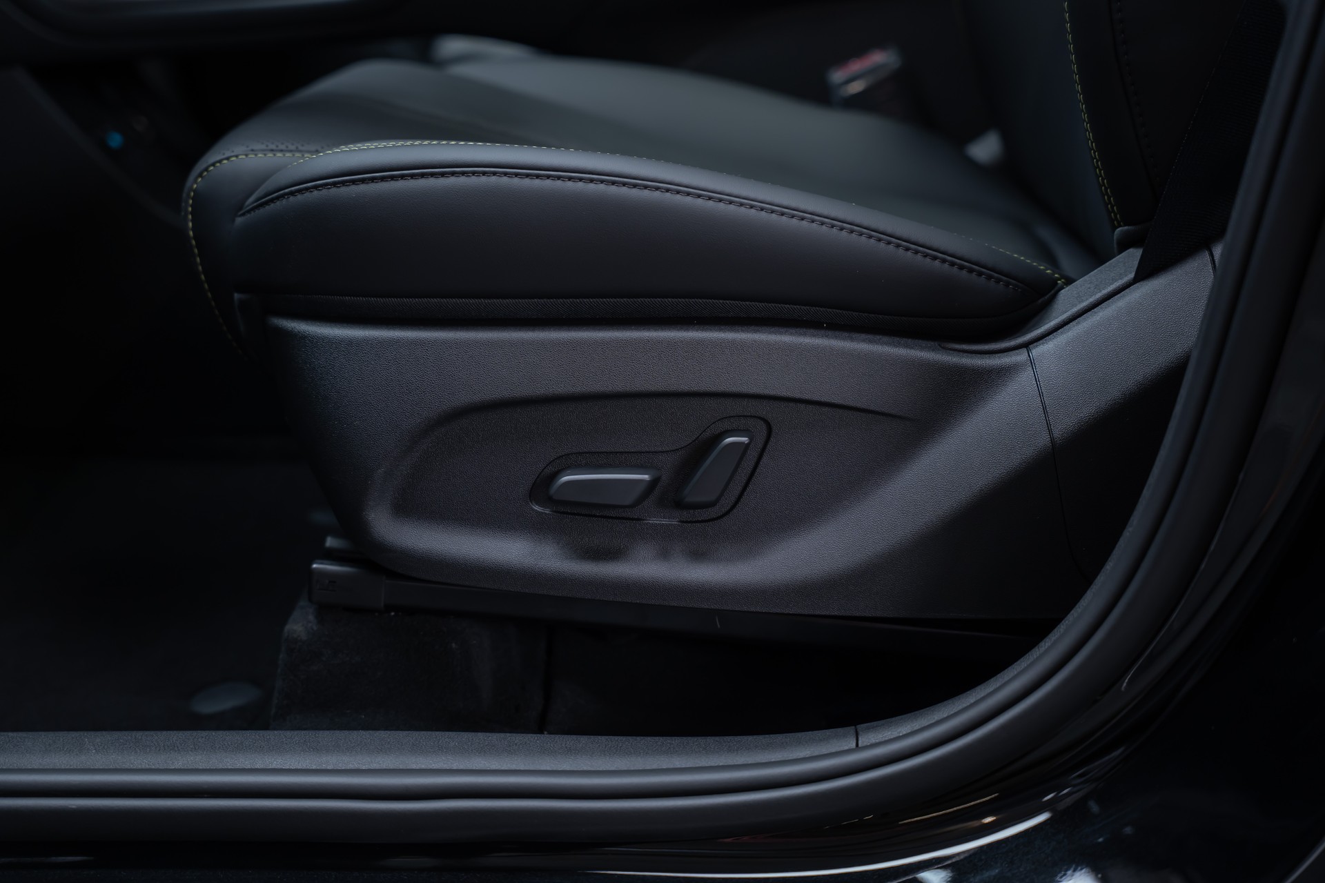 BYD Atto2 64 kWh Comfort / Panoramadach / Leder / 360° Kamera-image-17