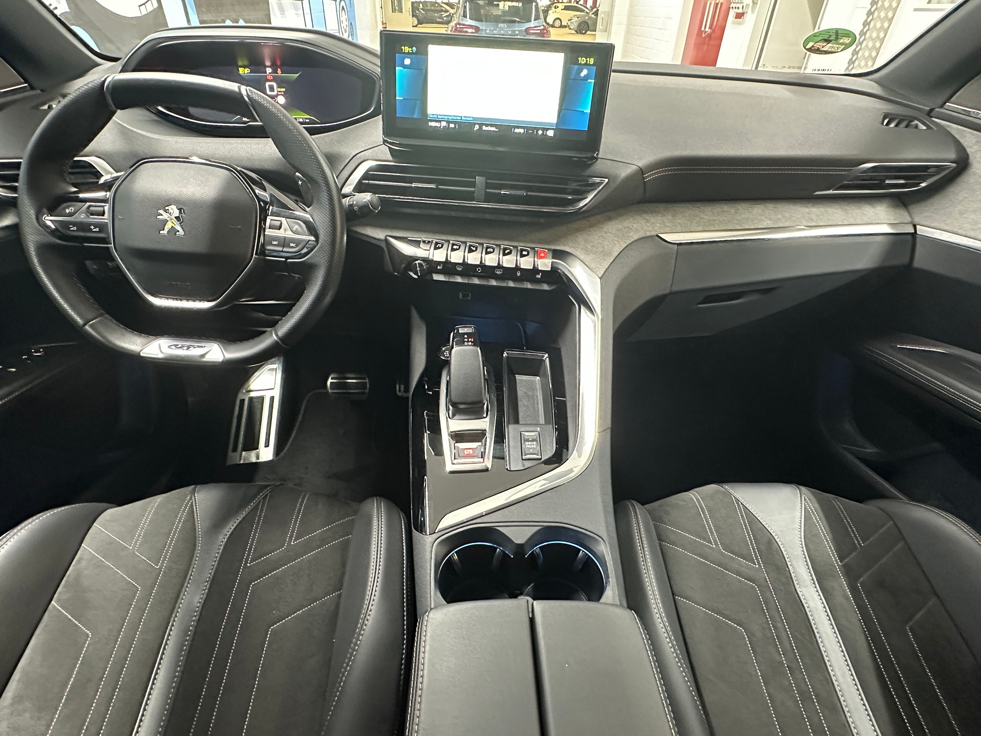 PEUGEOT 3008 225e Hybrid2 GT Pack-image-9