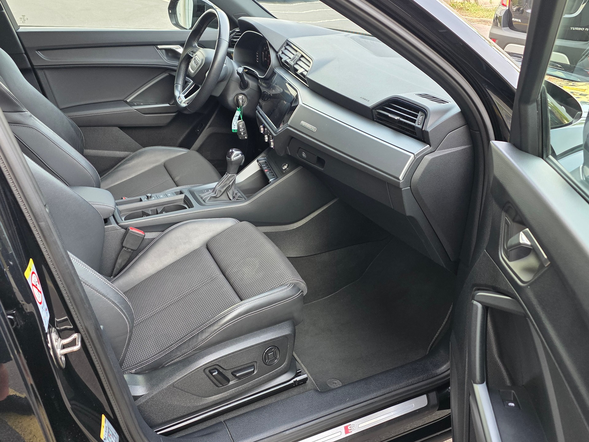 AUDI Q3 Sportback 35 TDI S line quattro S-tronic-image-10