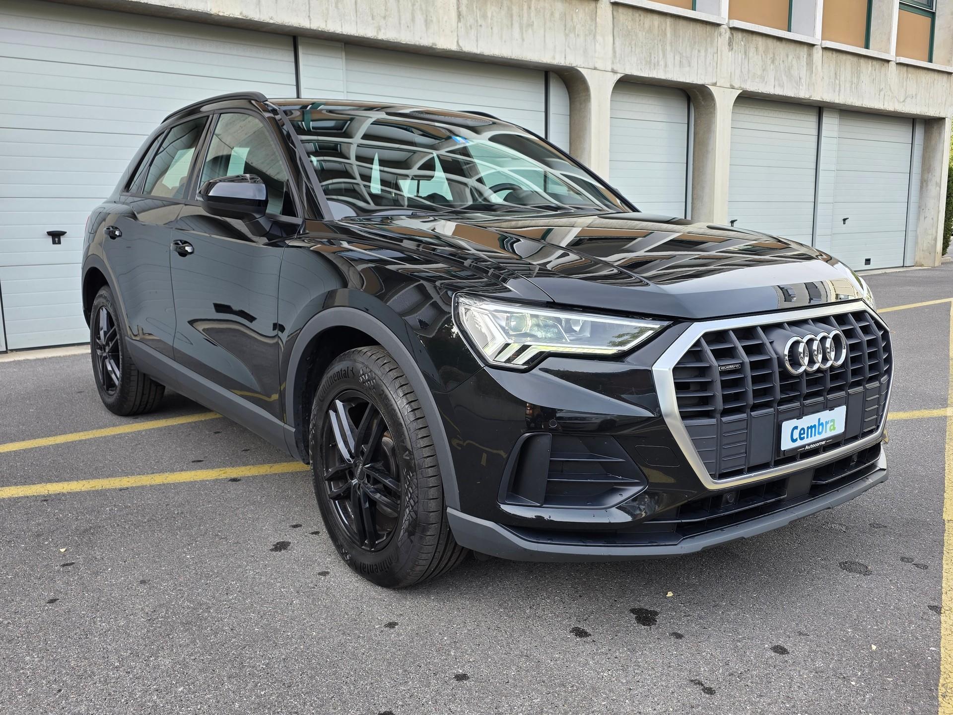 AUDI Q3 Sportback 35 TDI S line quattro S-tronic-image-2
