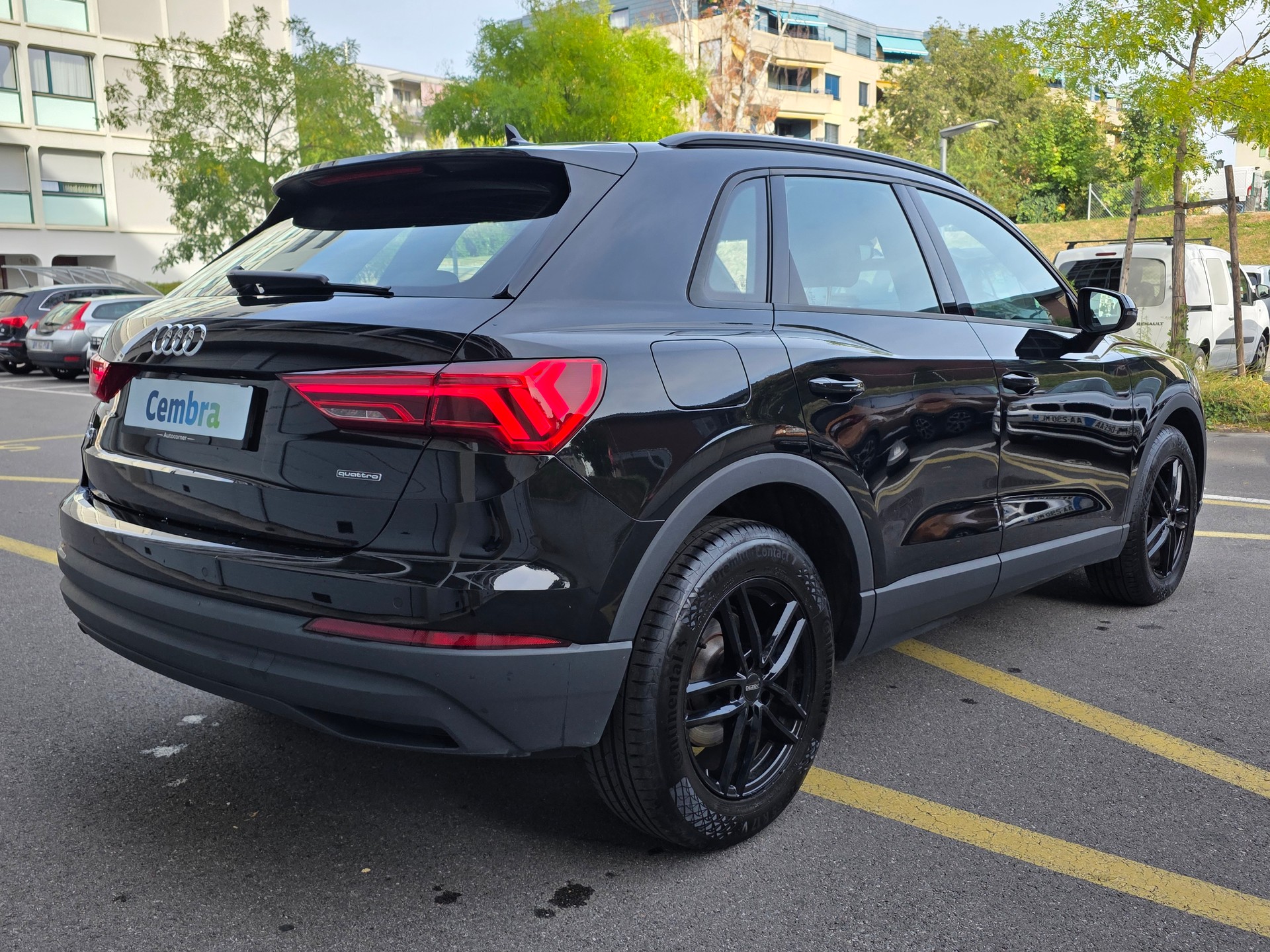 AUDI Q3 Sportback 35 TDI S line quattro S-tronic-image-3