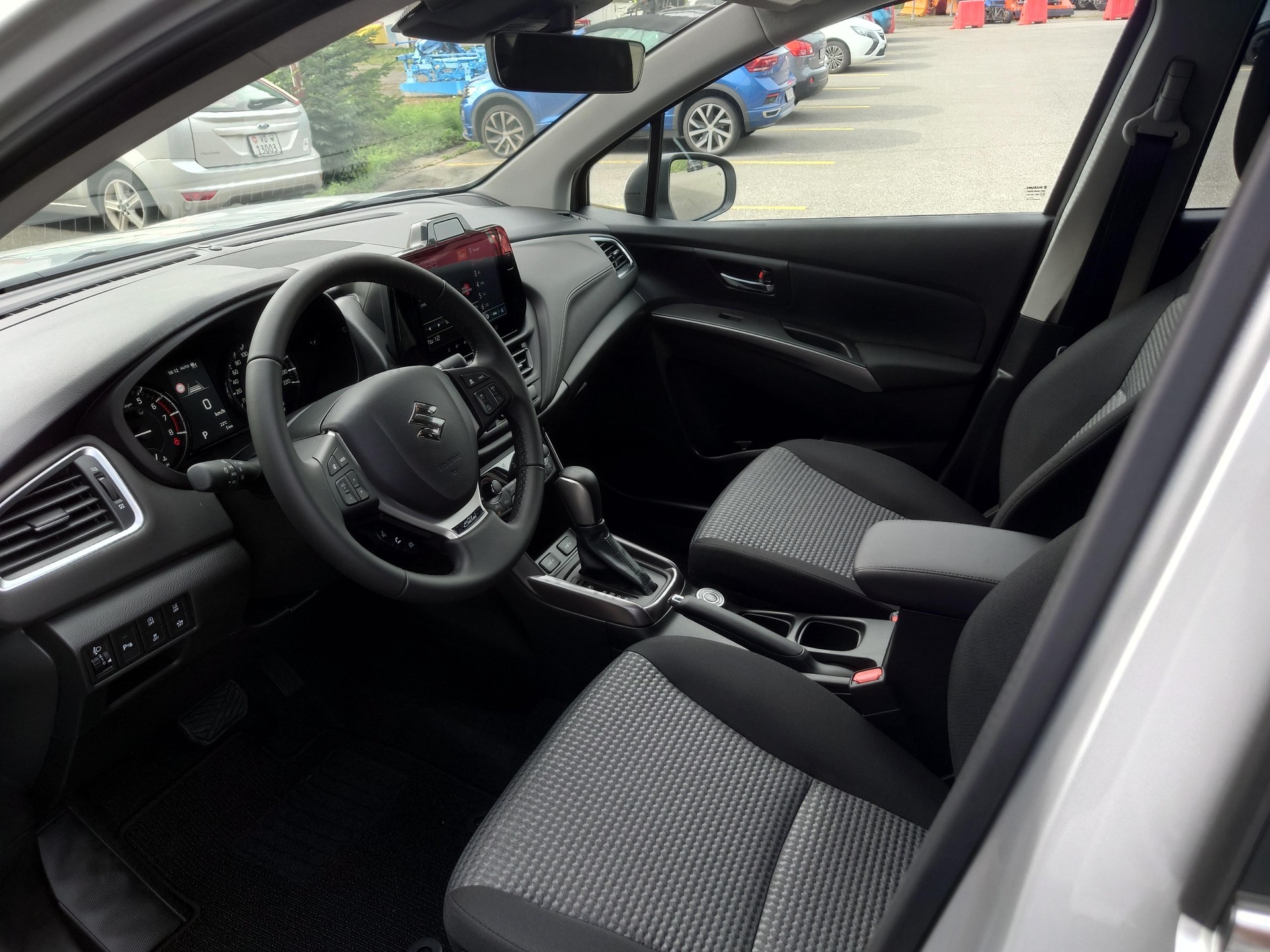 SUZUKI S-Cross 1.4 T Piz Sulai Hybrid 4x4-image-6