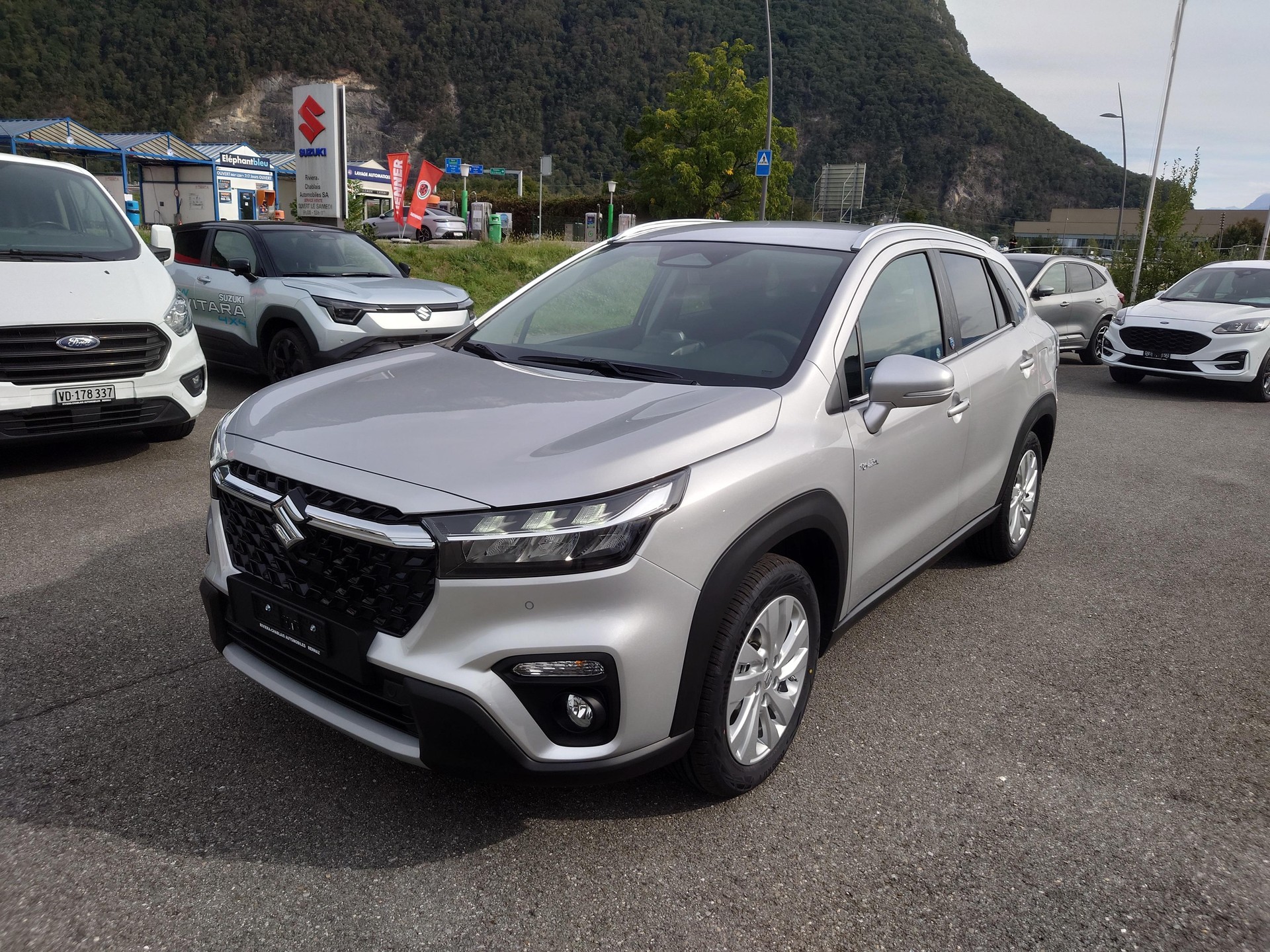 SUZUKI S-Cross 1.4 T Piz Sulai Hybrid 4x4-image-2