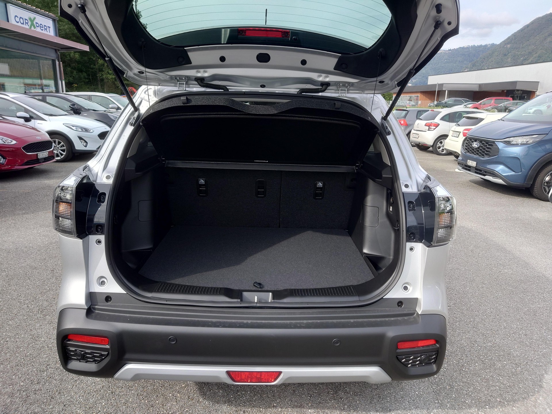 SUZUKI S-Cross 1.4 T Piz Sulai Hybrid 4x4-image-5