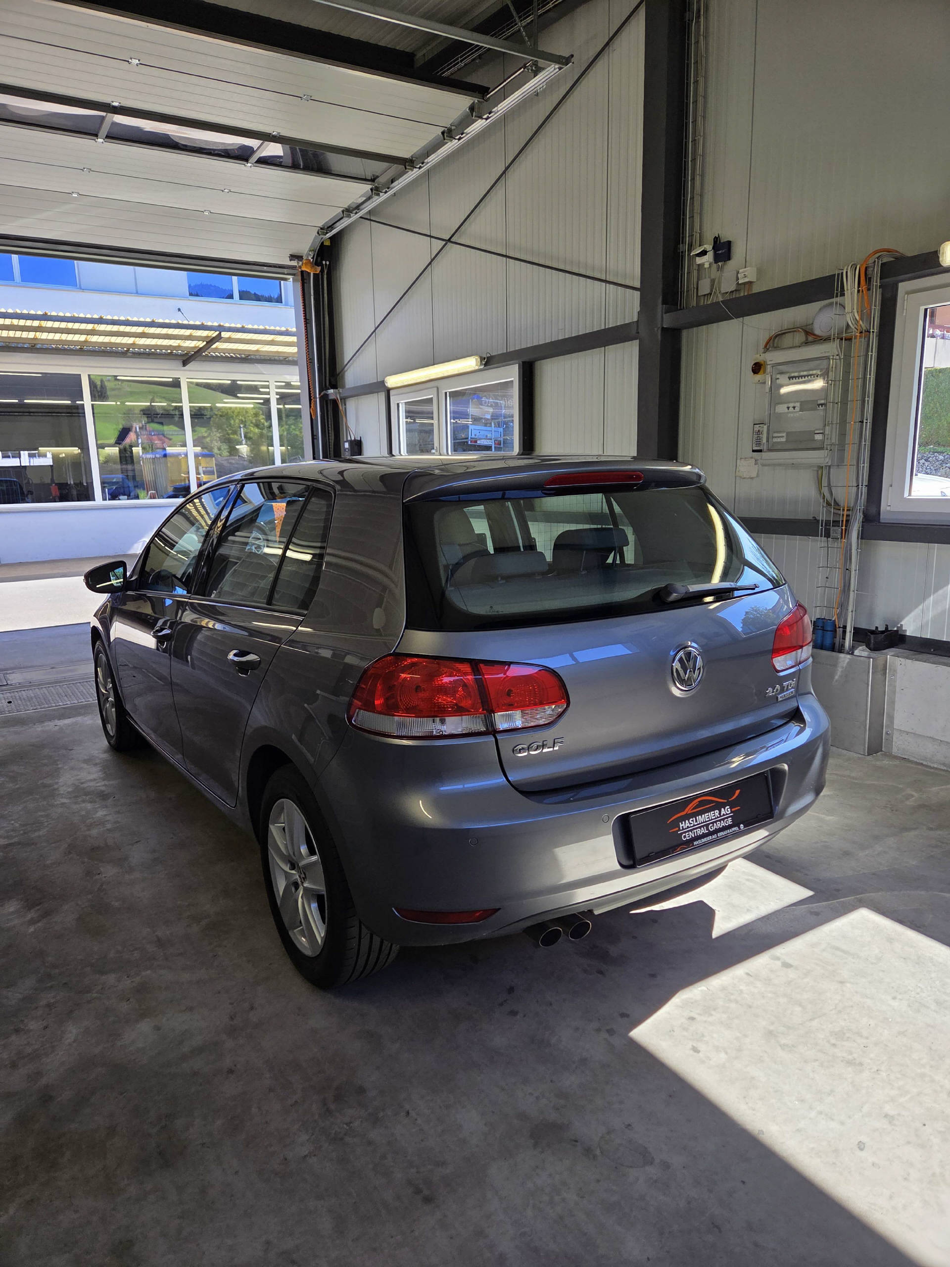 VW Golf VI 2.0 TDI 140 CR Comfl. 4motion-image-2