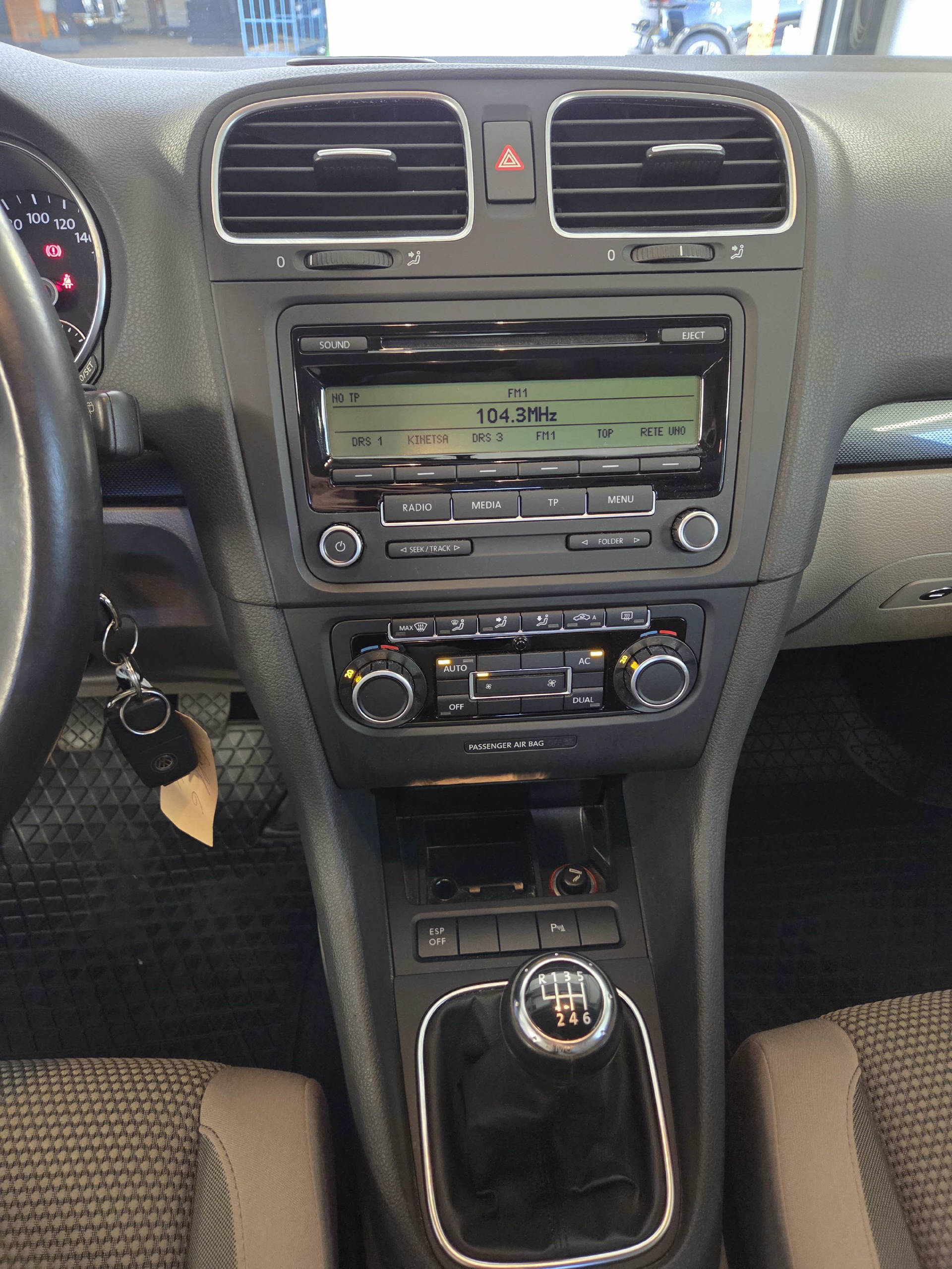 VW Golf VI 2.0 TDI 140 CR Comfl. 4motion-image-8