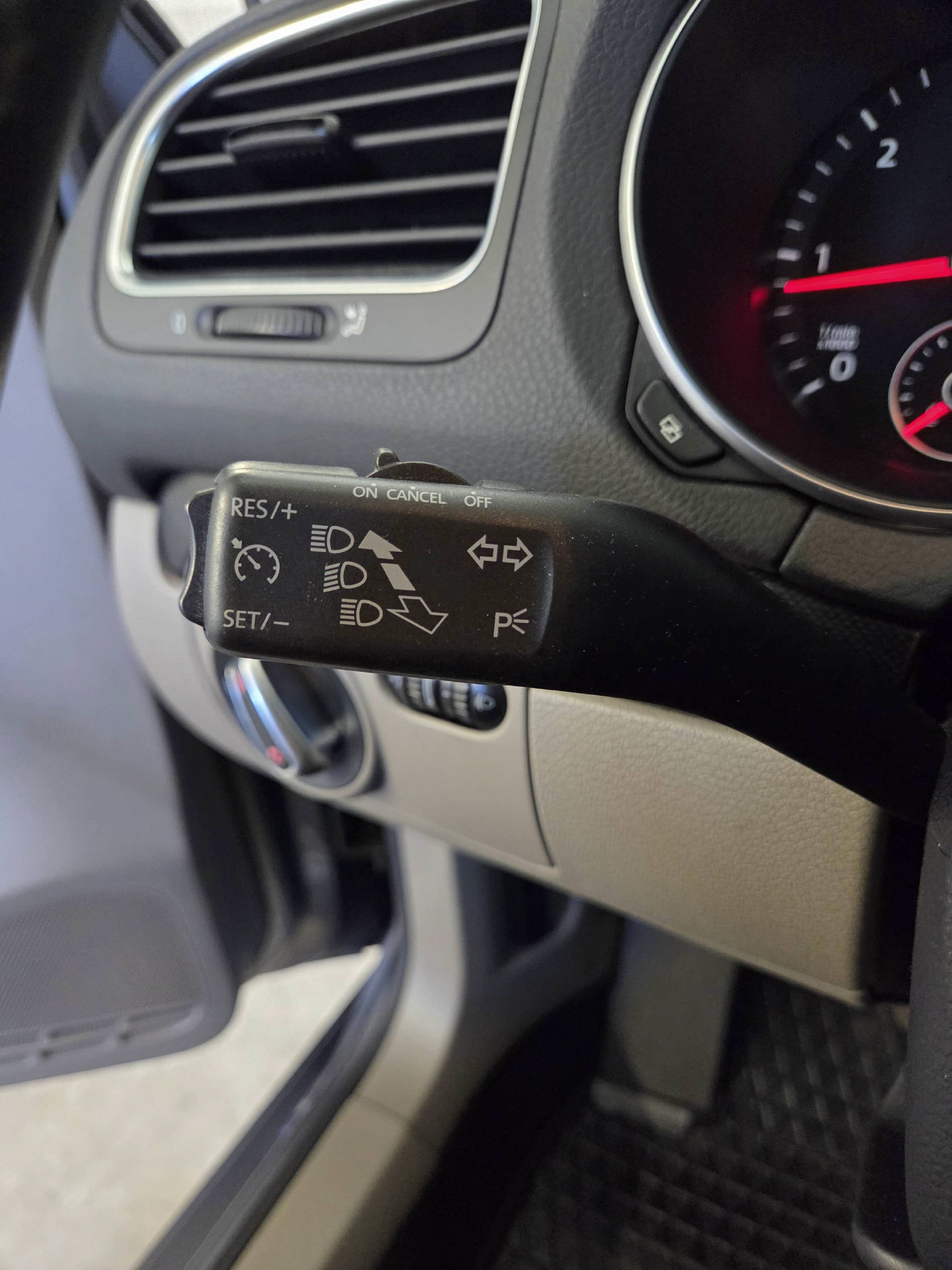 VW Golf VI 2.0 TDI 140 CR Comfl. 4motion-image-11