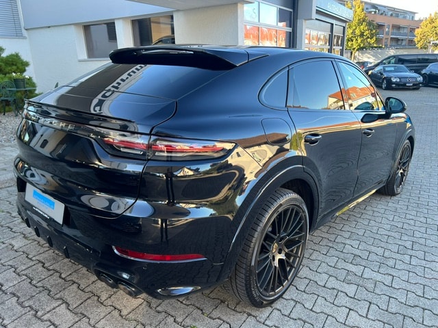 PORSCHE Cayenne Coupé E-Hybrid-image-2