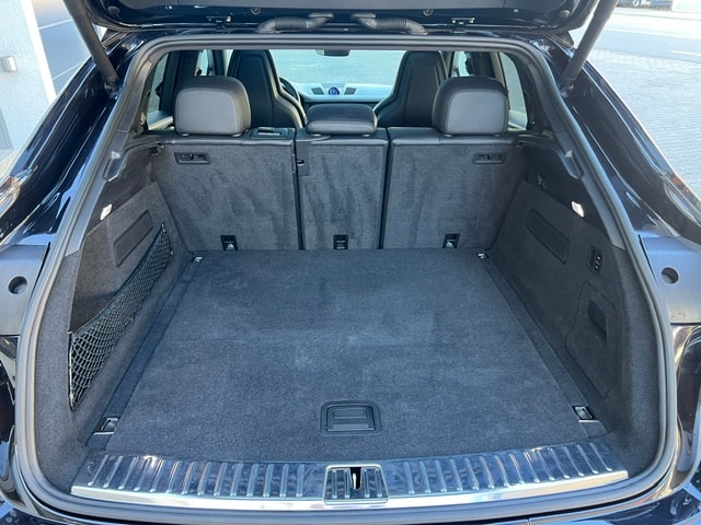 PORSCHE Cayenne Coupé E-Hybrid-image-8