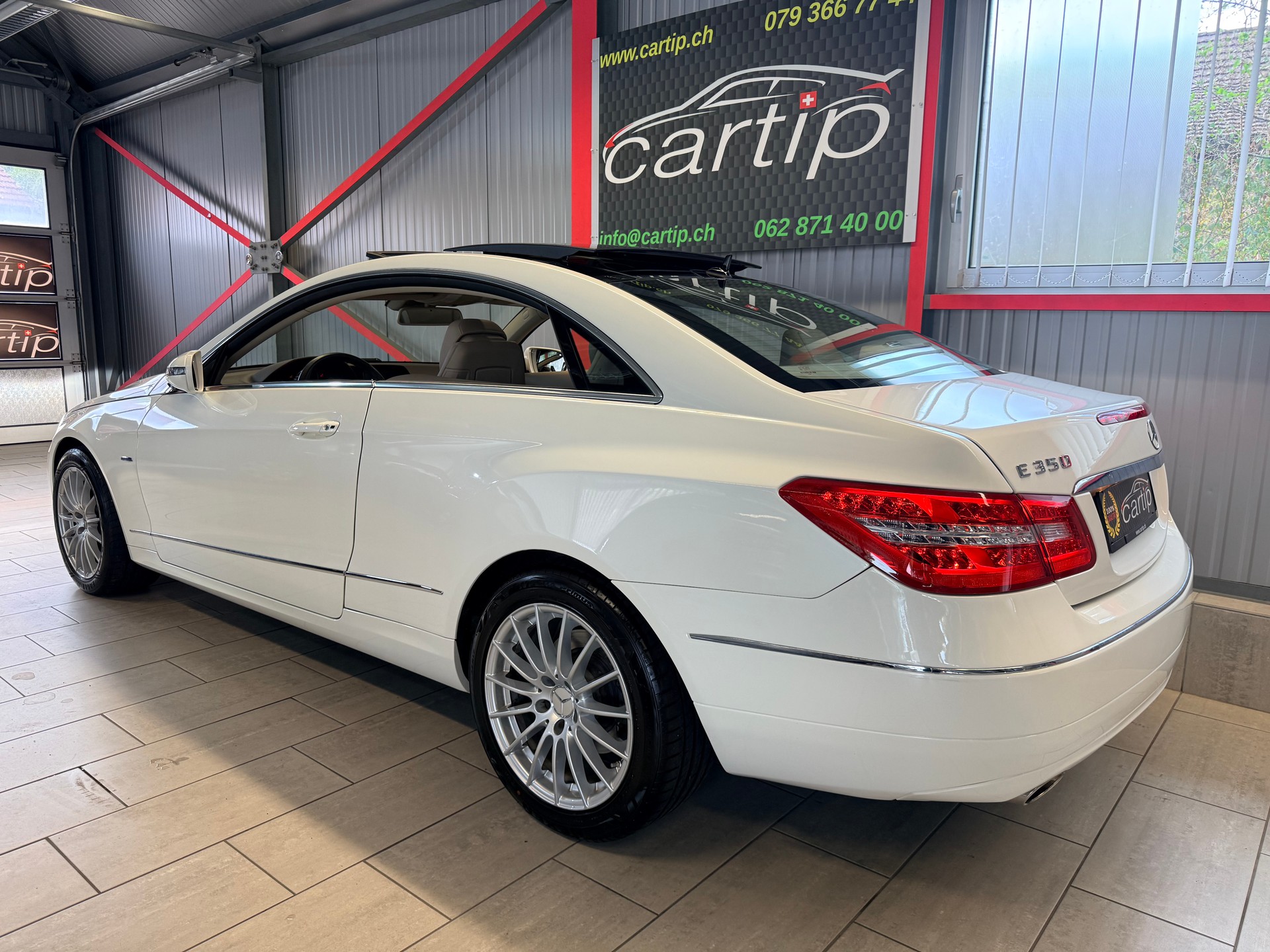 MERCEDES-BENZ E 350 CGI BlueEfficiency 7G-Tronic-image-5