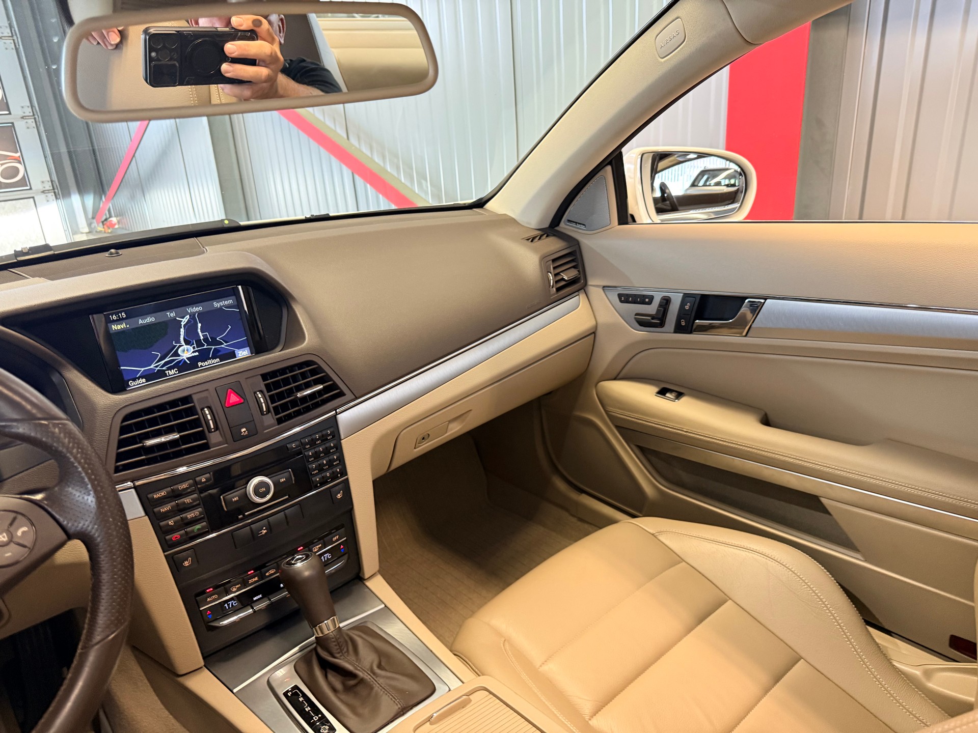 MERCEDES-BENZ E 350 CGI BlueEfficiency 7G-Tronic-image-10