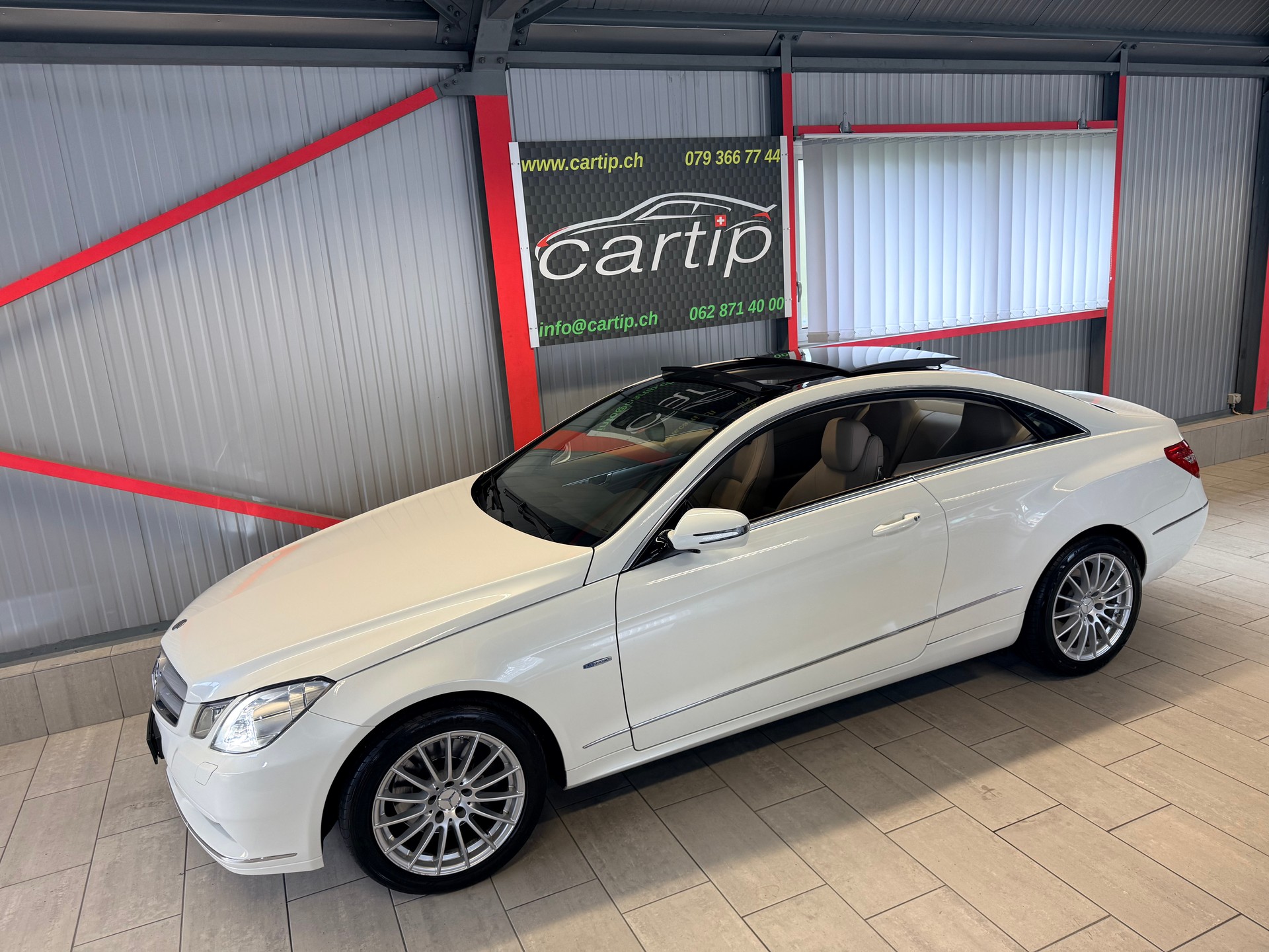 MERCEDES-BENZ E 350 CGI BlueEfficiency 7G-Tronic-image-3