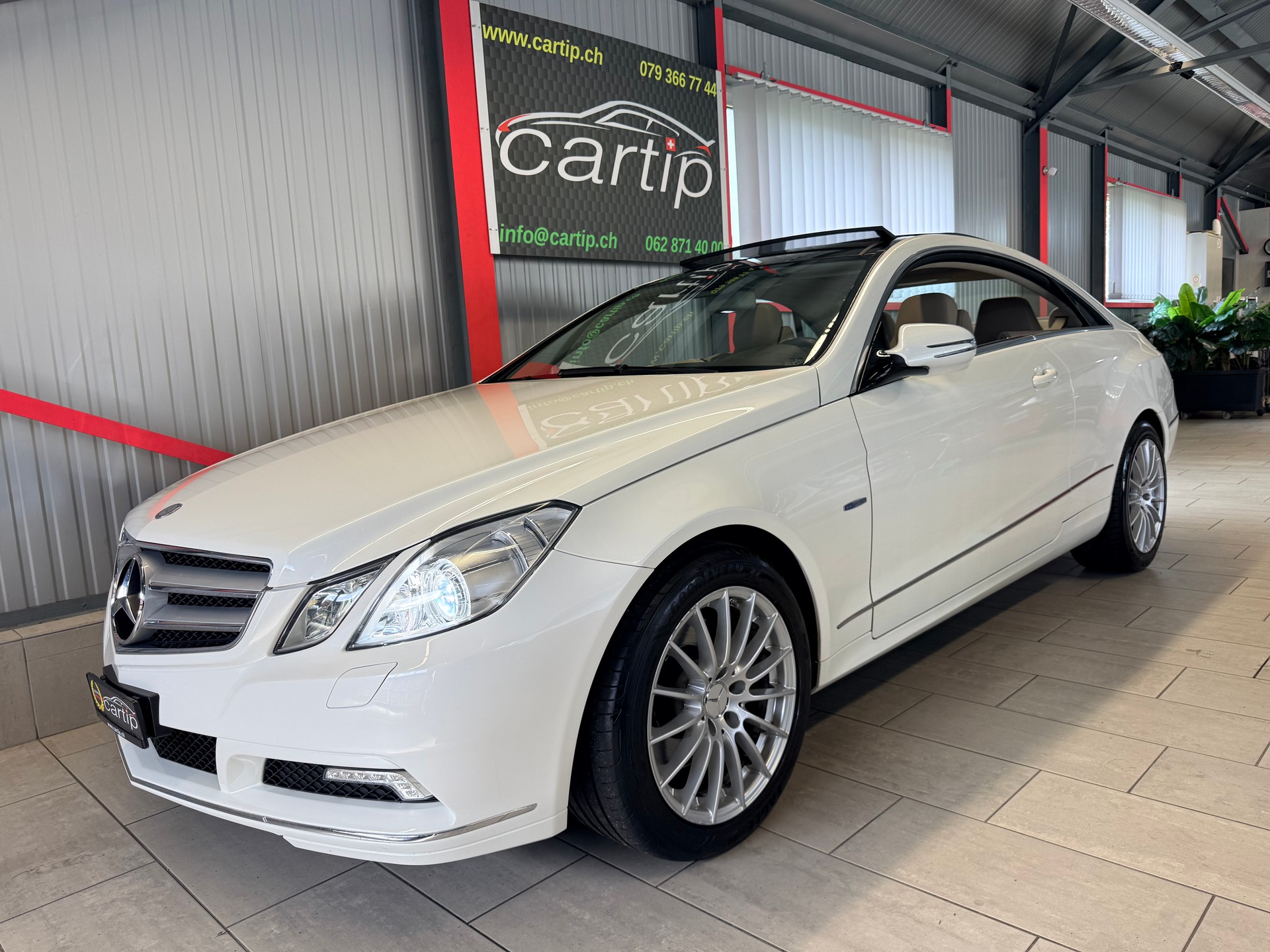 MERCEDES-BENZ E 350 CGI BlueEfficiency 7G-Tronic-image-2