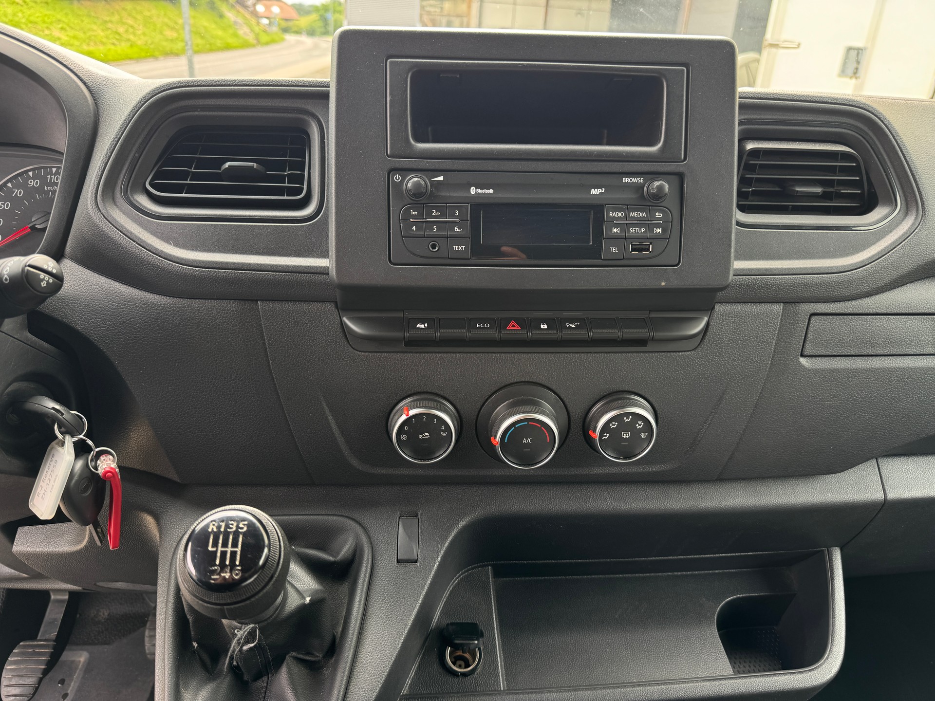 RENAULT Master T35 2.3dCi 135 L3H3 **3Sitzer**Klima**-image-15
