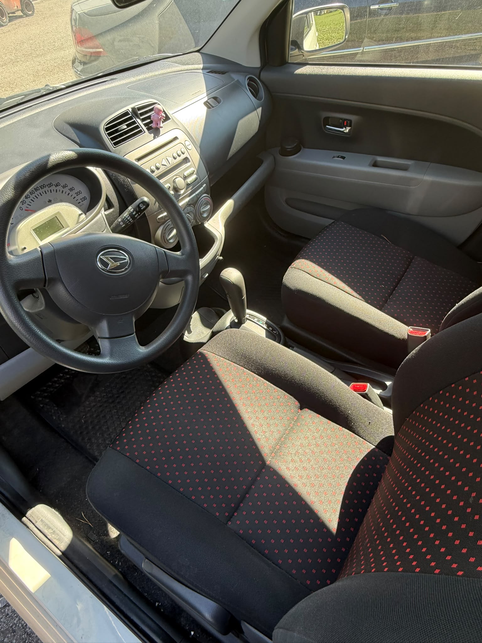 DAIHATSU Sirion 1.3 eco-4WD-image-4