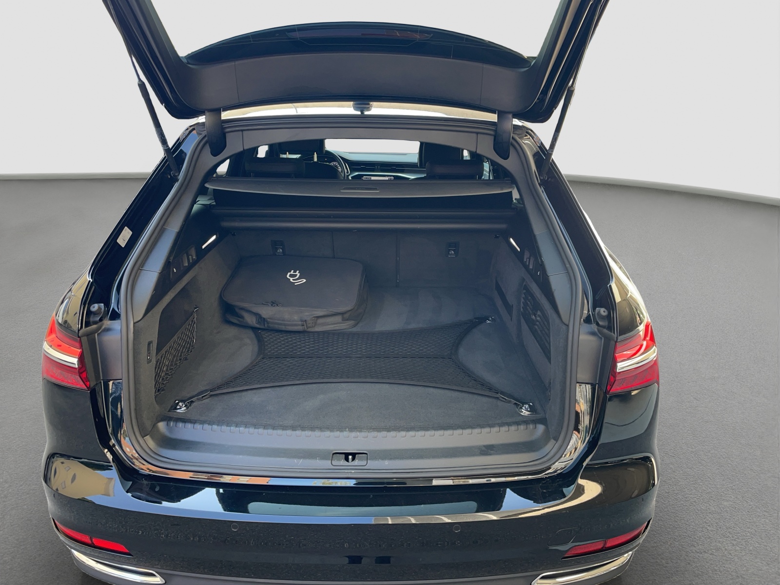 AUDI A6 Avant 50 TFSIe quattro S-tronic-image-9