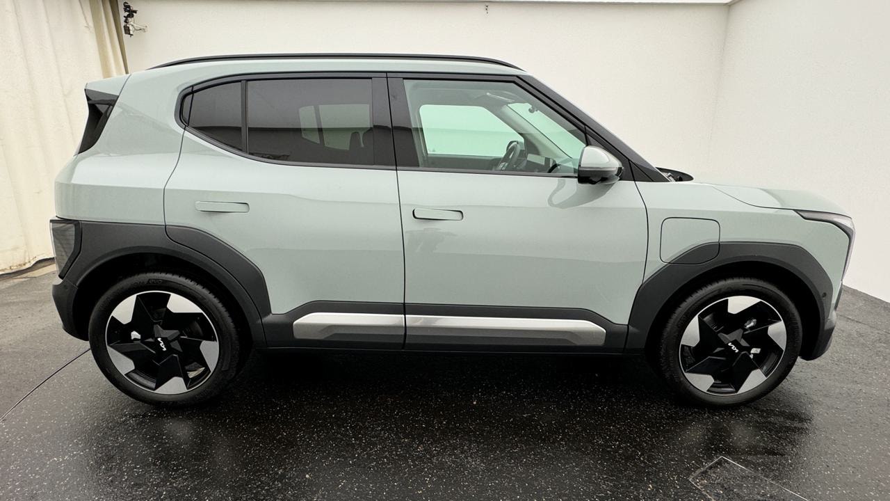 KIA EV2 42 kWh Earth-showroom-element-1
