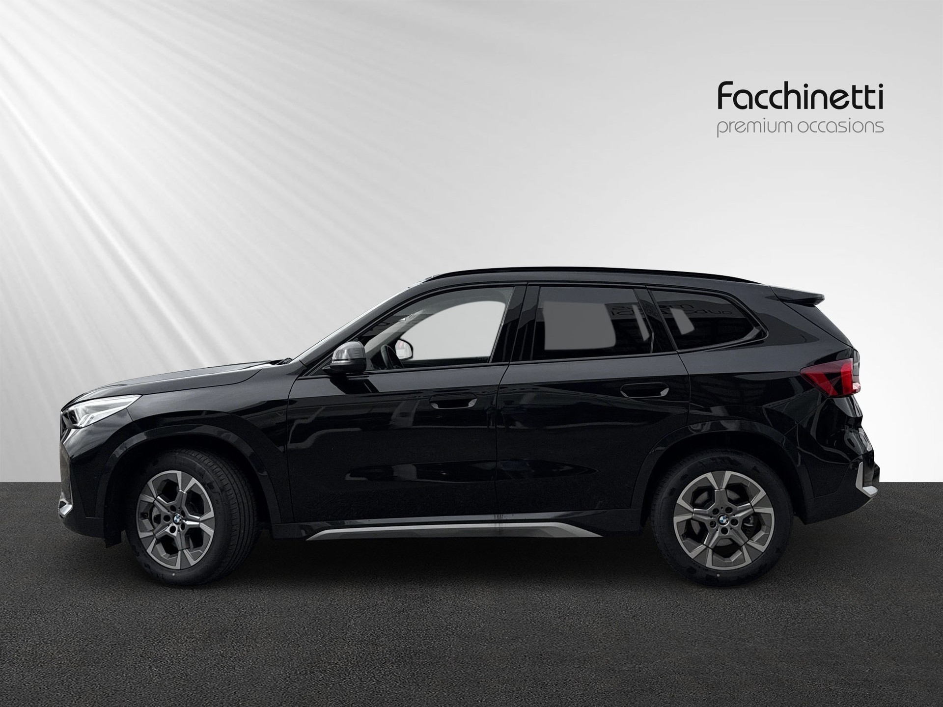 BMW X1 xDrive 23d 48V xLine-image-1