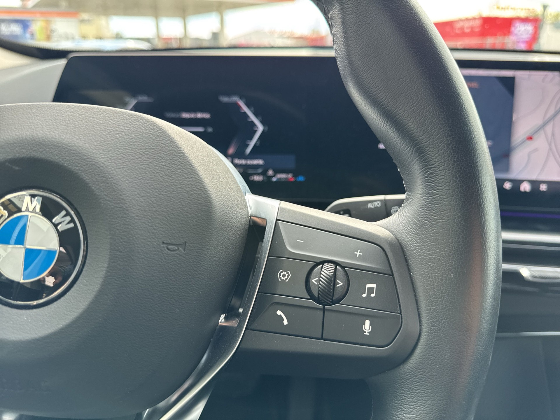 BMW X1 xDrive 23d 48V xLine-image-15