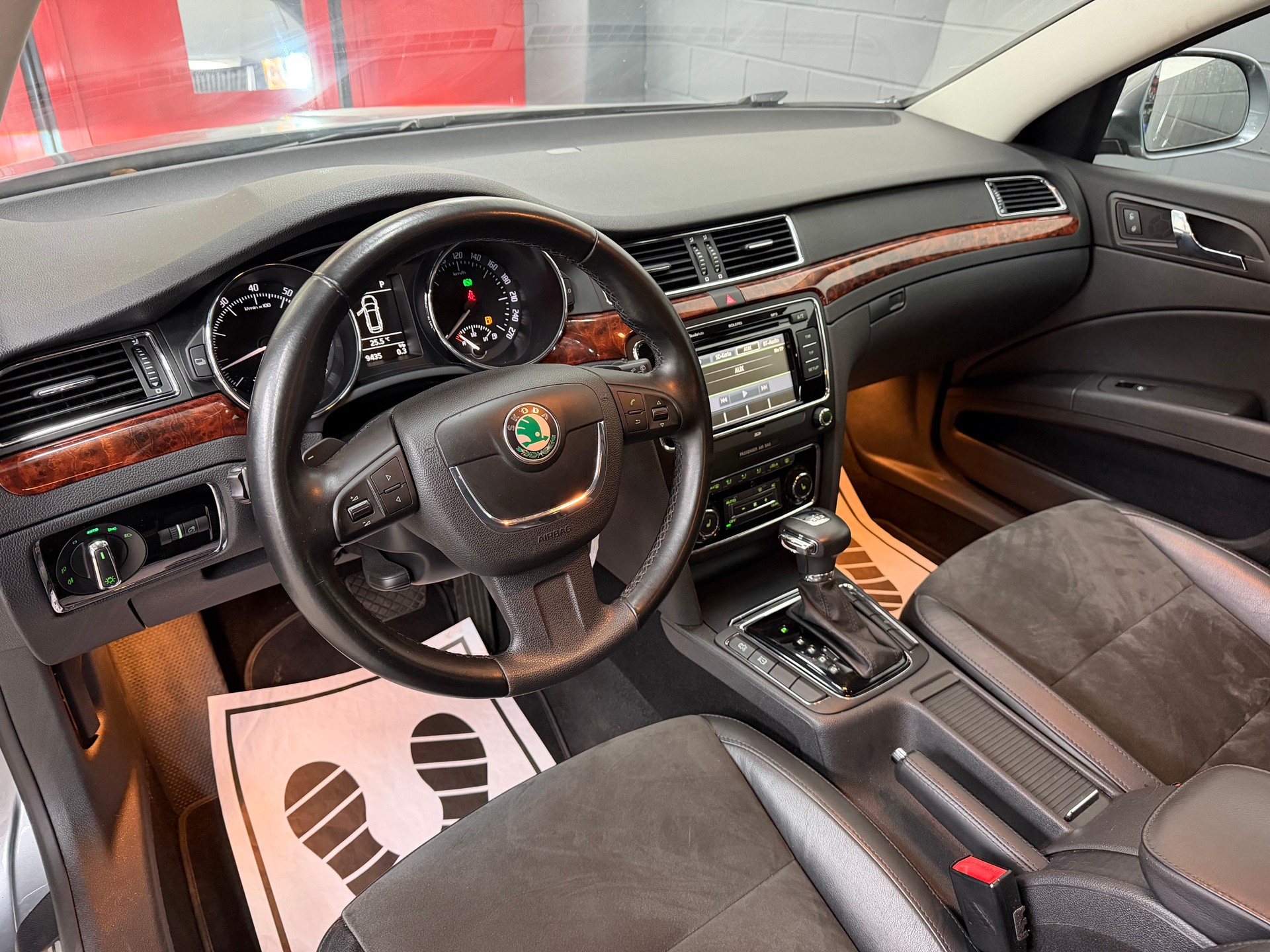 SKODA Superb Combi 1.8 TSI Elegance DSG //NEU AB MFK!-image-9